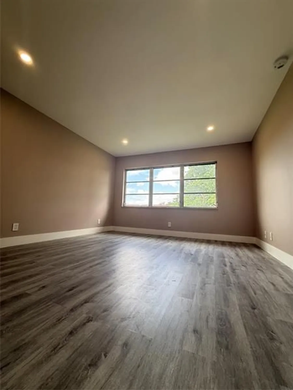 Property Slideshow image 49 of 53 | 8962 s hollybrook blvd 308, Pembroke Pines, FL, 33025