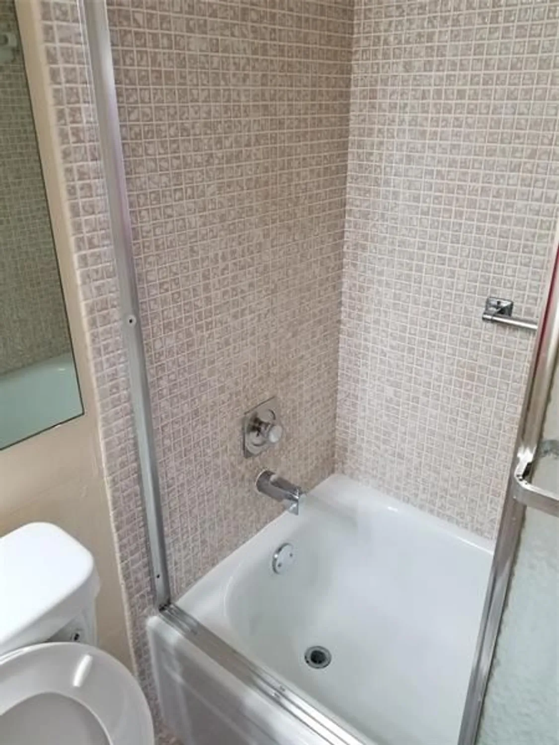 Property Slideshow image 18 of 25 | 4090 cornwall e # 4090, Boca Raton, FL, 33434