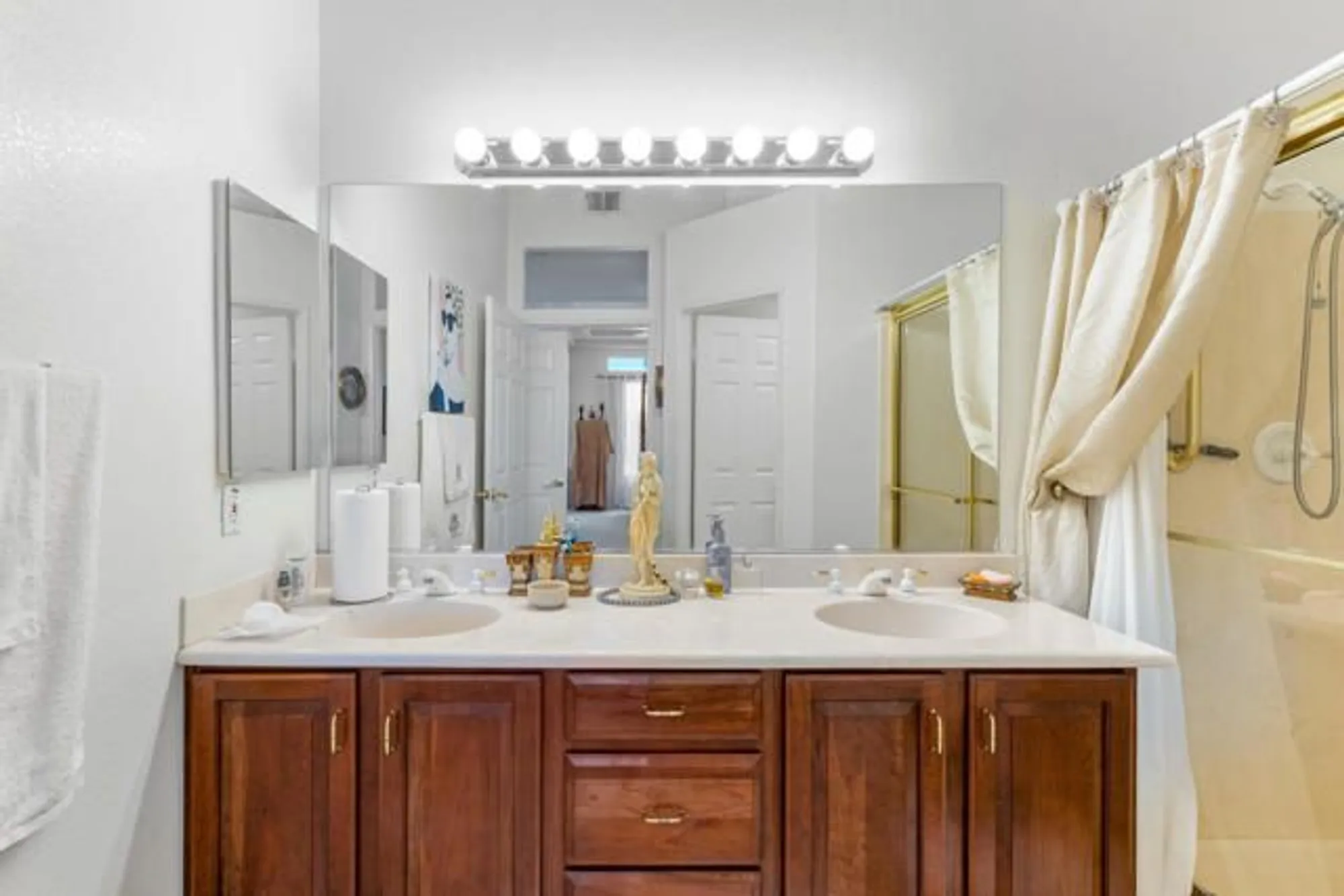 Property Slideshow image 33 of 65 | 43986 medinah dr, Indio, CA, 92201