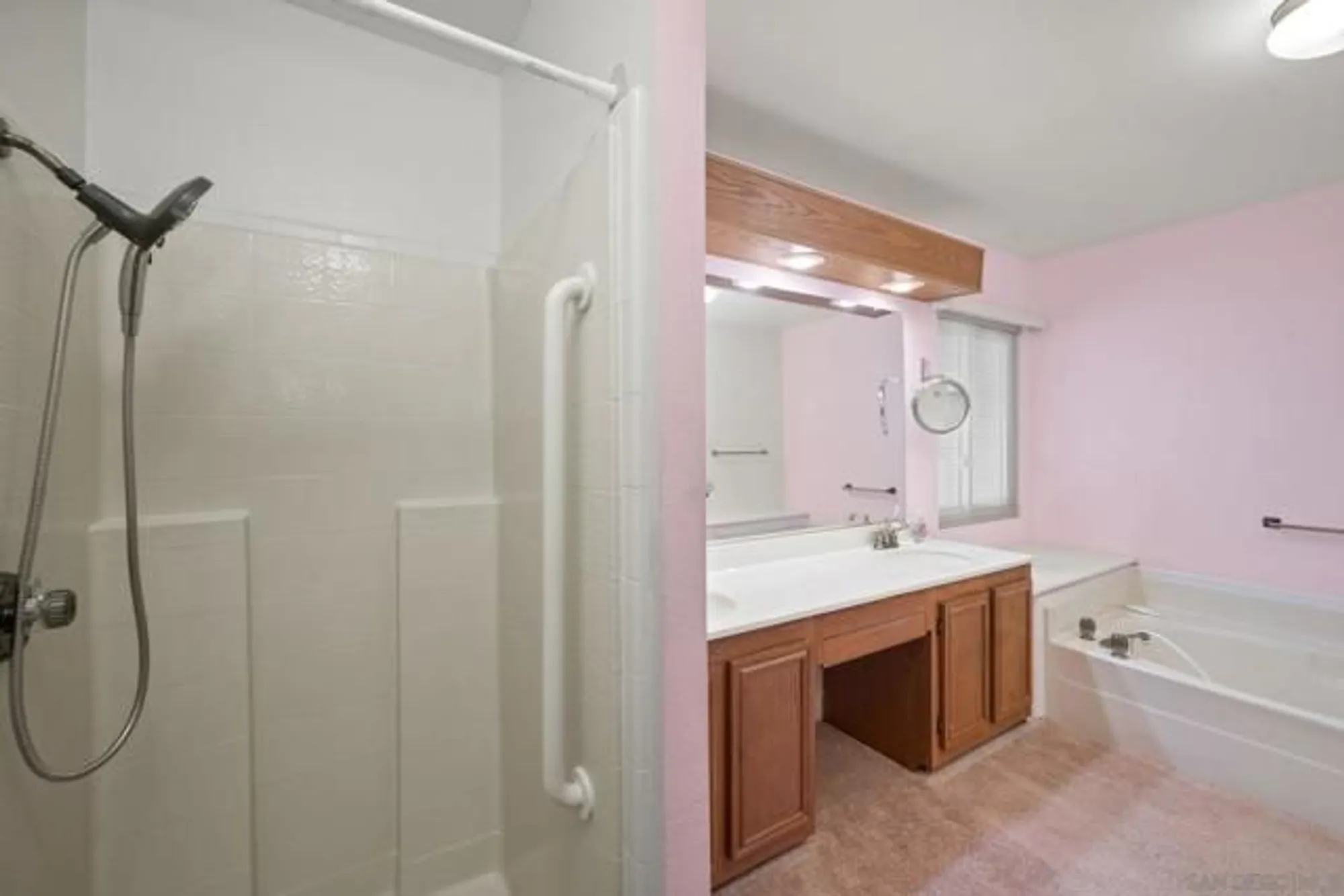 Property Slideshow image 27 of 37 | 4465 topaz ln, Oceanside, CA, 92056