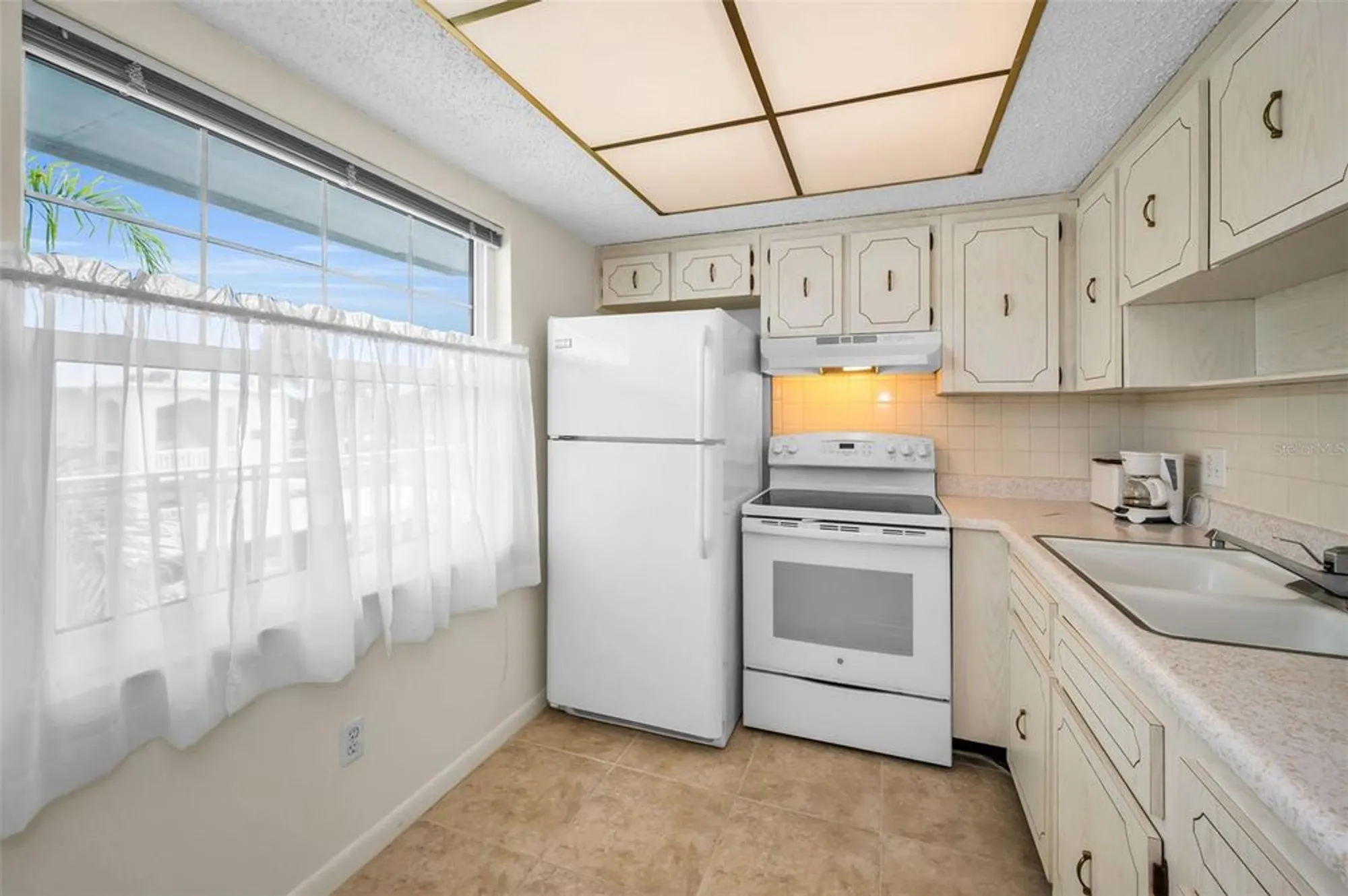 Property Slideshow image 8 of 53 | 960 virginia st 307, Dunedin, FL, 34698
