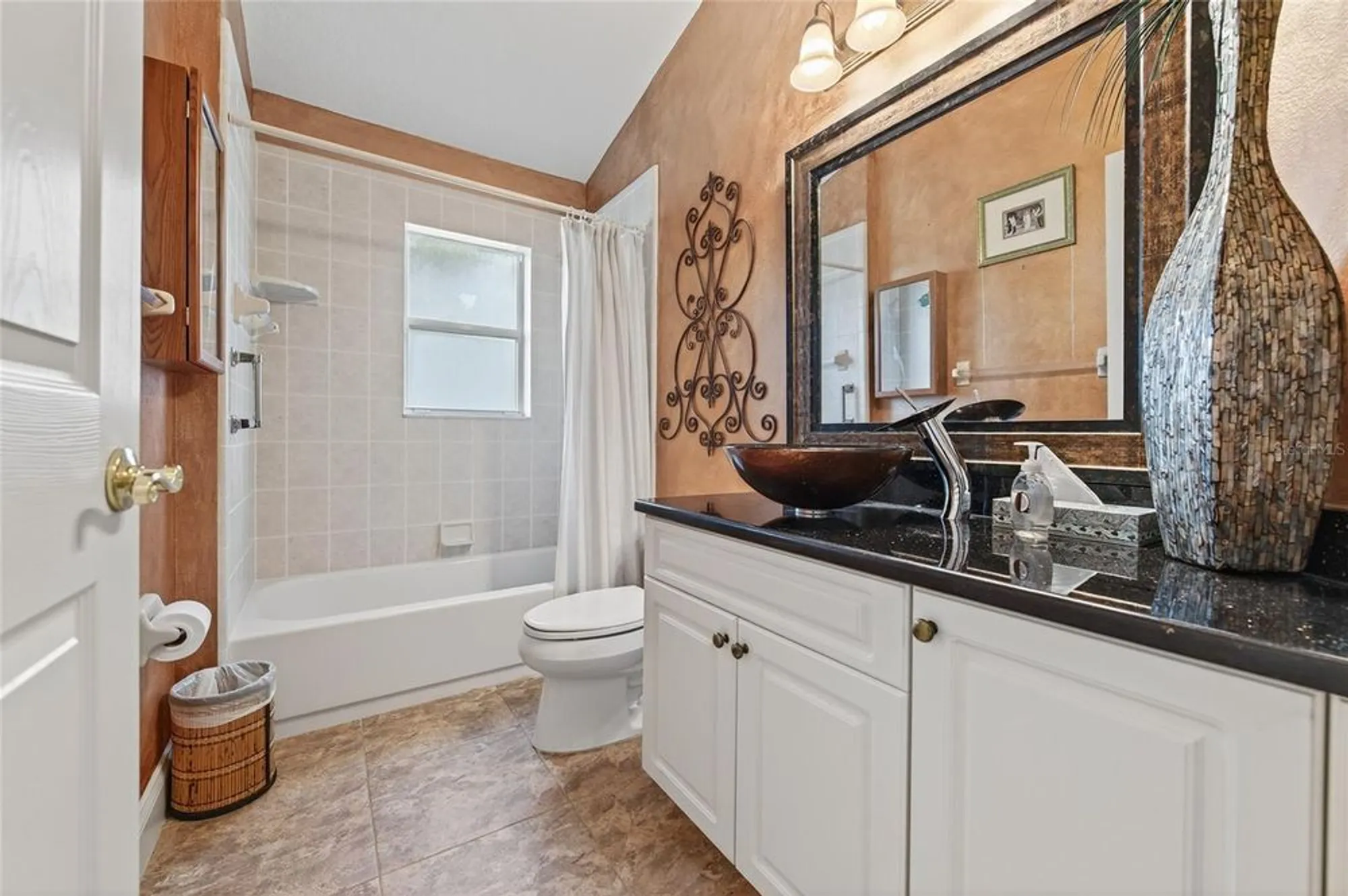 Property Slideshow image 18 of 46 | 5402 swordfern ct, Port Orange, FL, 32128