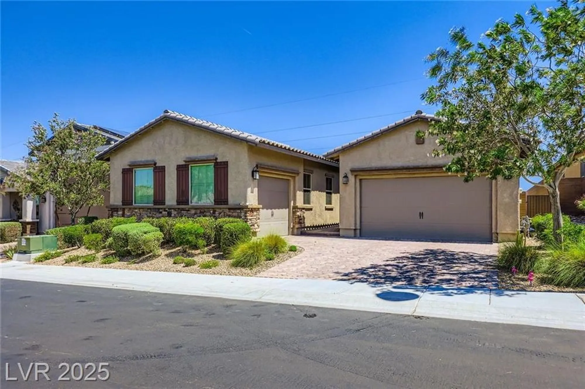 Property Slideshow image 2 of 45 | 800 rosewater dr, Henderson, NV, 89011