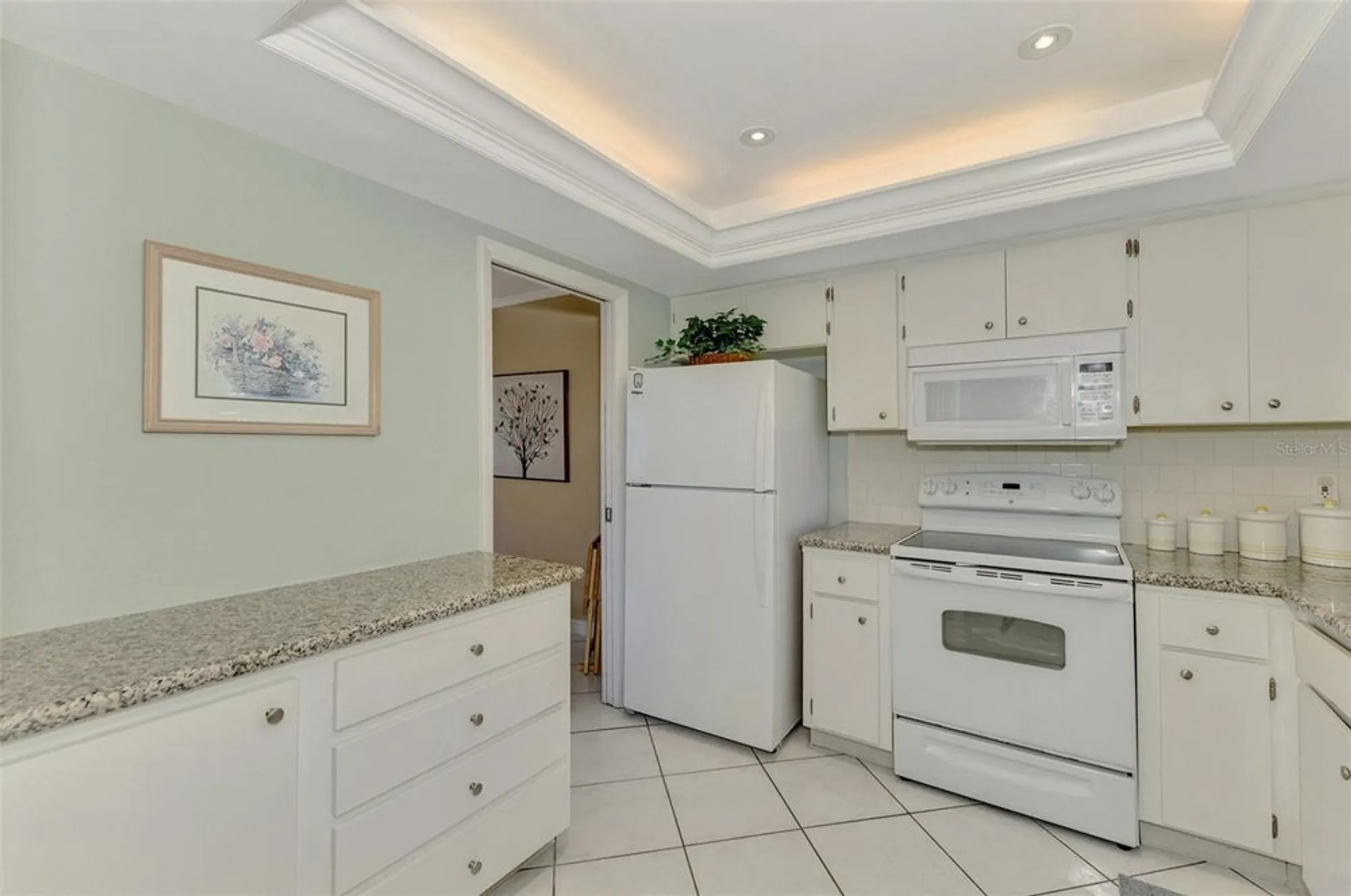 Property Slideshow image 21 of 47 | 2505 riverbluff pkwy # v196, Sarasota, FL, 34231