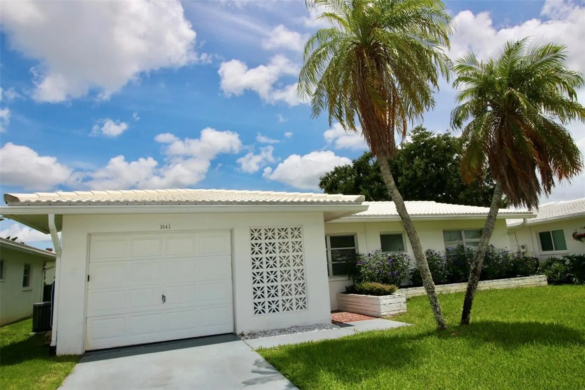 Property Slideshow image 5 of 47 | 3643 mainlands blvd, Pinellas Park, FL, 33782