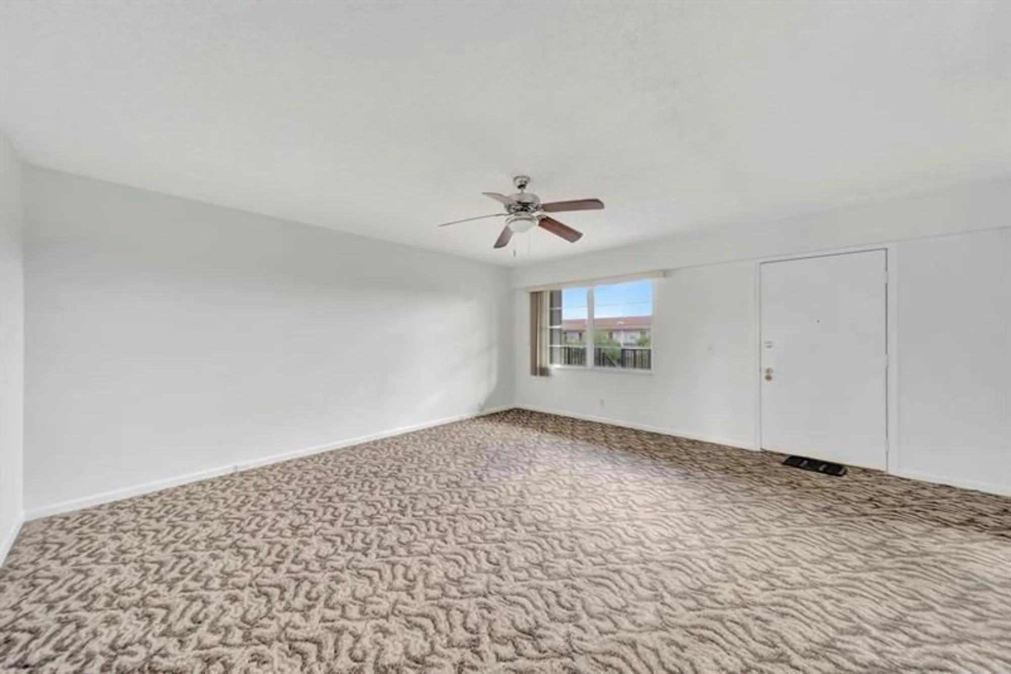 Property Slideshow image 27 of 56 | 13250 sw 7th ct apt 402l, Pembroke Pines, FL, 33027