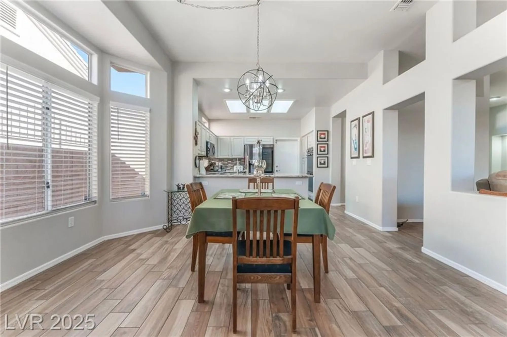 Property Slideshow image 9 of 42 | 10413 willamette pl, Las Vegas, NV, 89134