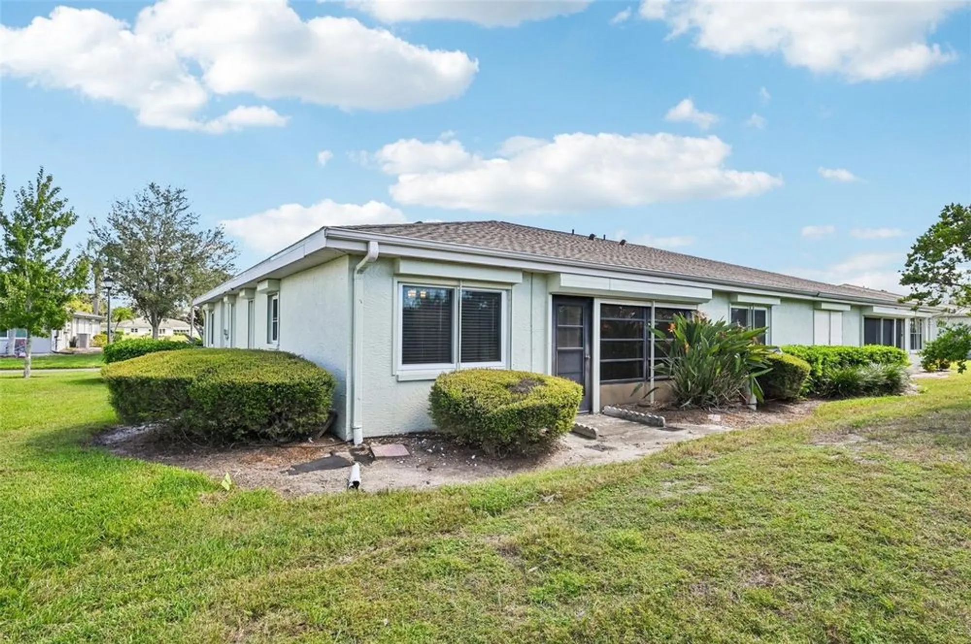 Property Slideshow image 28 of 55 | 2421 lancaster dr, Sun City Center, FL, 33573