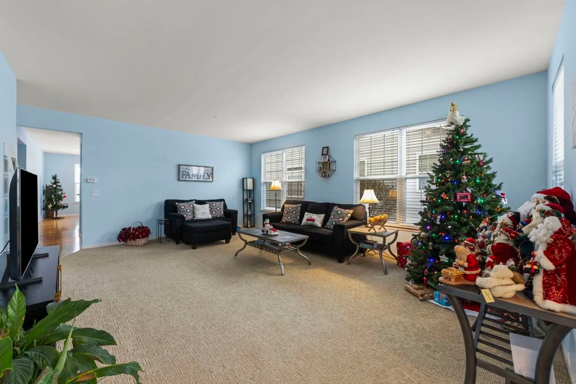 Property Slideshow image 4 of 58 | 16174 seneca lake cir, Crest Hill, IL, 60403
