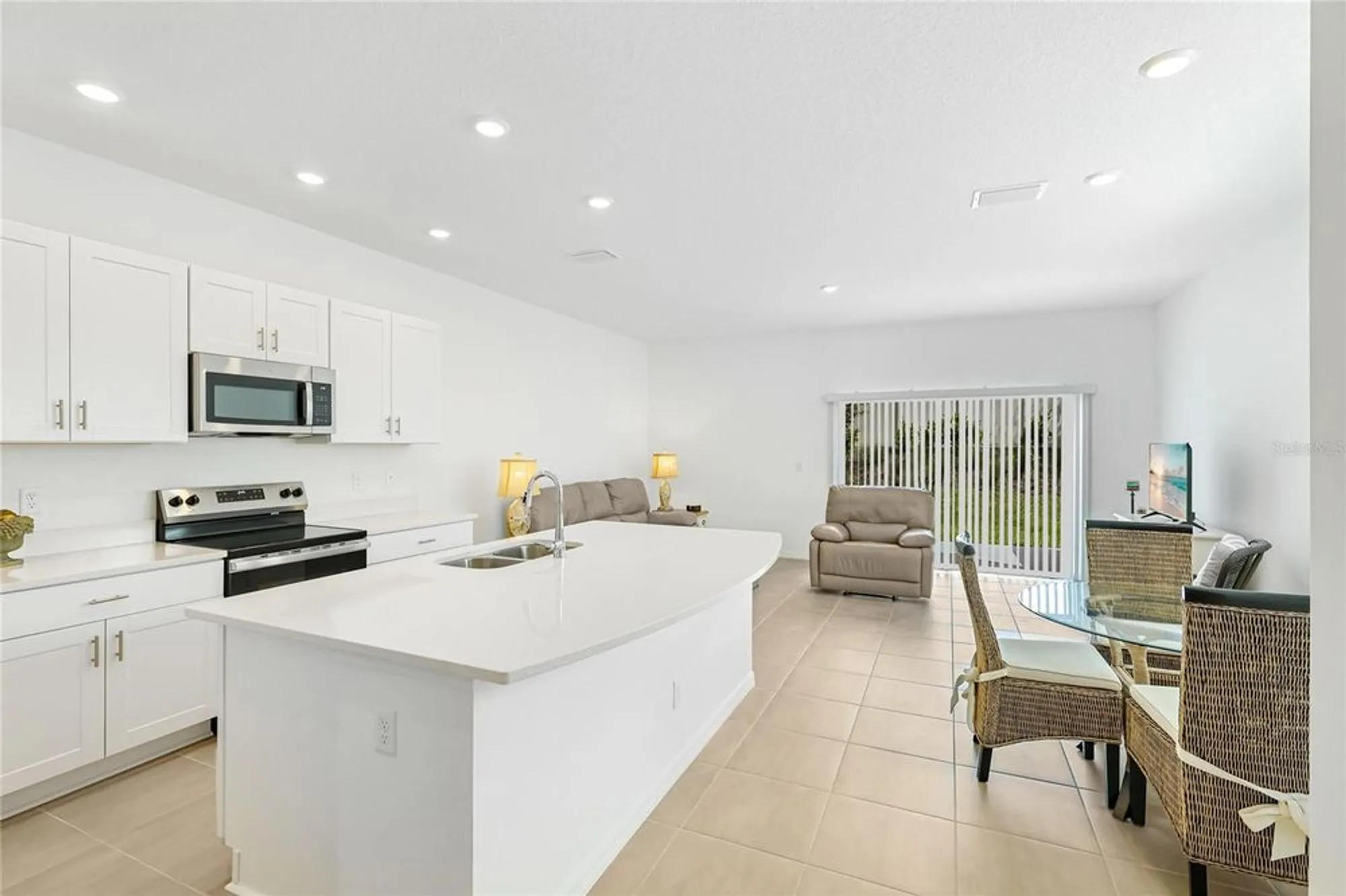 Property Slideshow image 5 of 26 | 3039 novara ln, Bradenton, FL, 34211