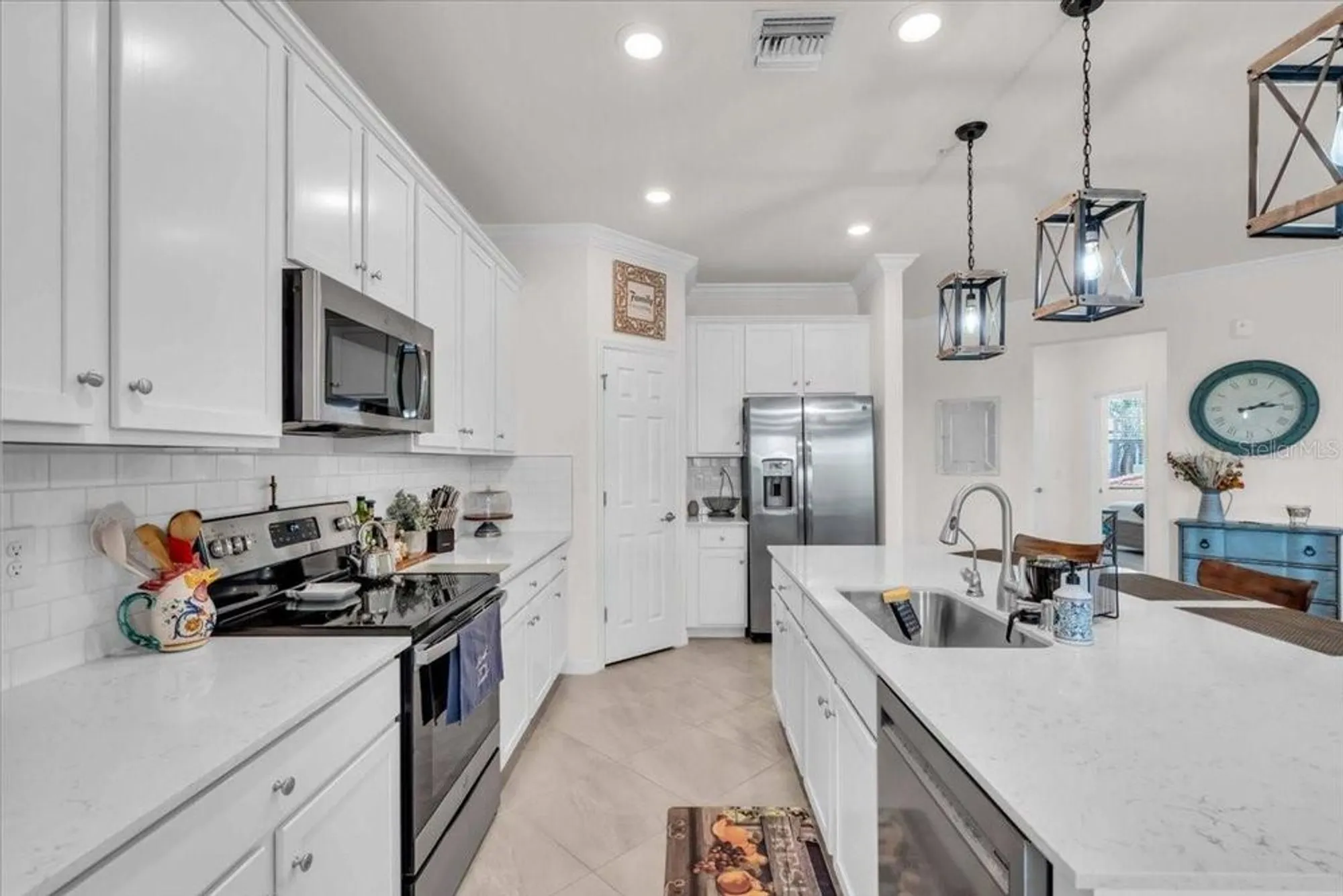 Property Slideshow image 12 of 51 | 10051 crooked creek dr 202, Venice, FL, 34293