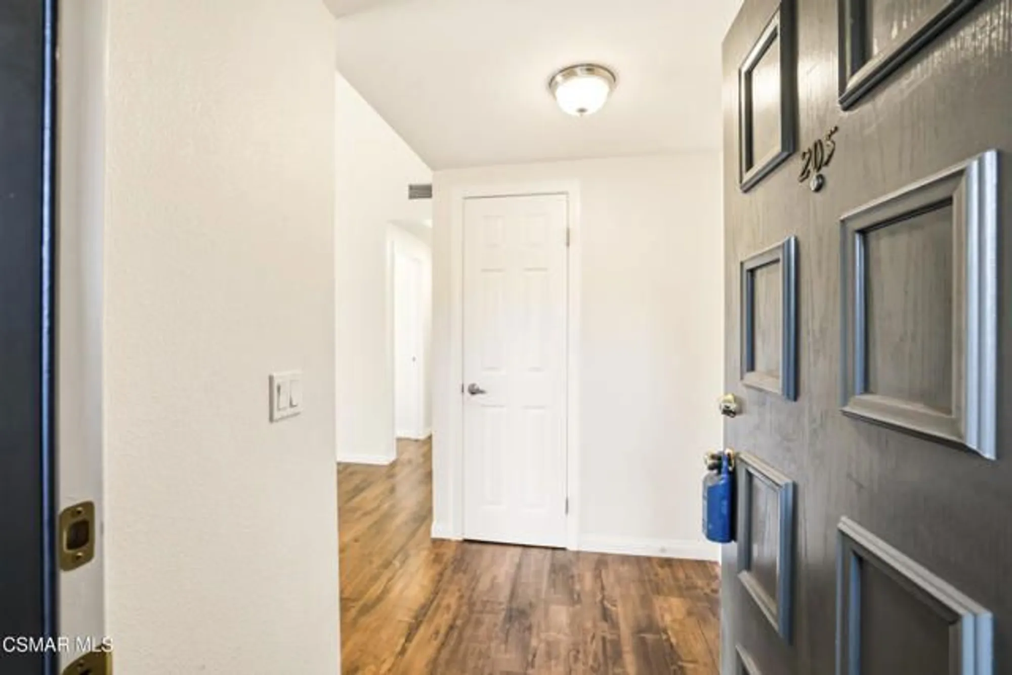 Property Slideshow image 3 of 30 | 245 oakleaf dr apt 205, Thousand Oaks, CA, 91360