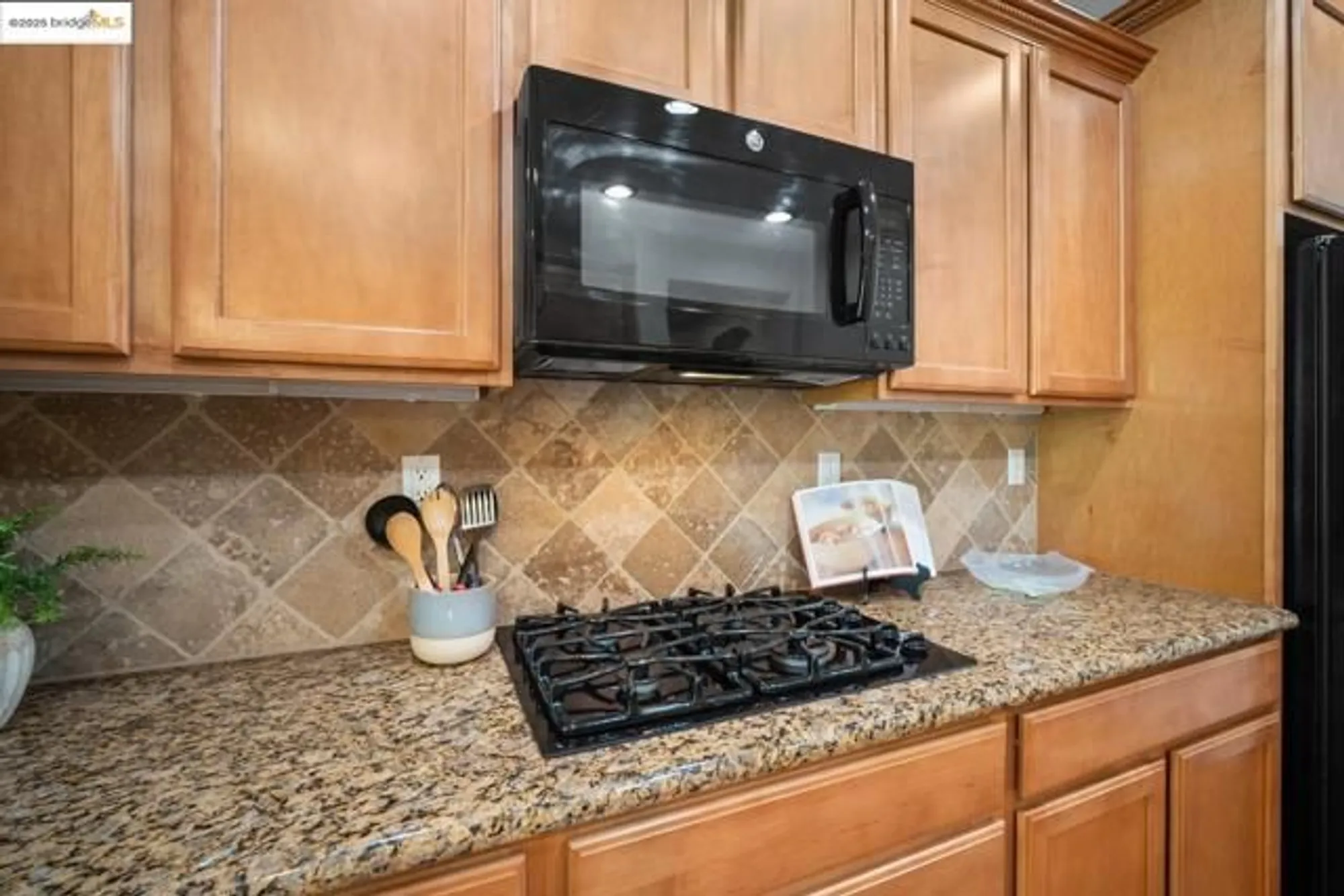 Property Slideshow image 11 of 32 | 131 montilla cir, Sacramento, CA, 95835