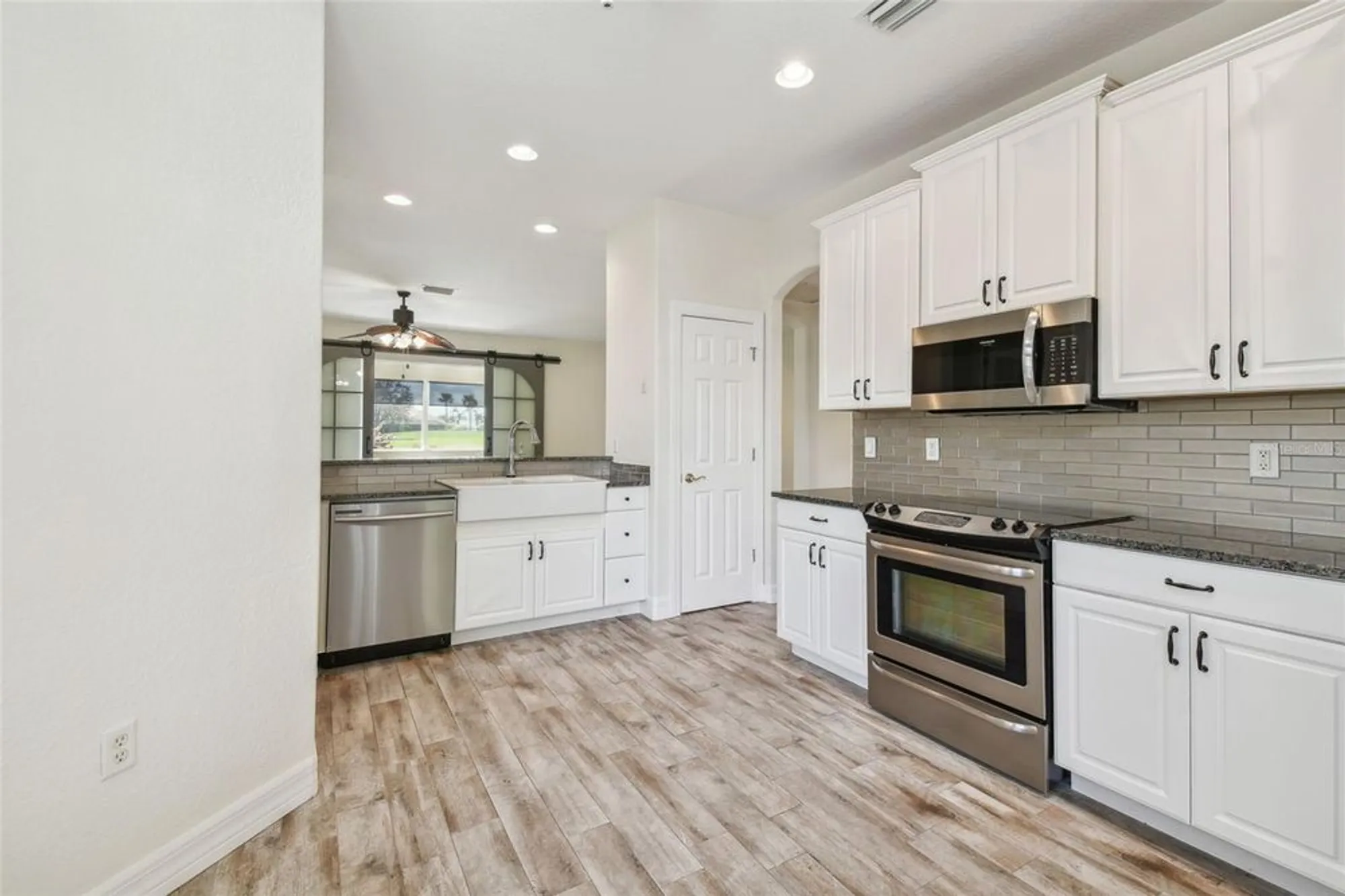 Property Slideshow image 16 of 97 | 13141 palmilla cir, Dade City, FL, 33525