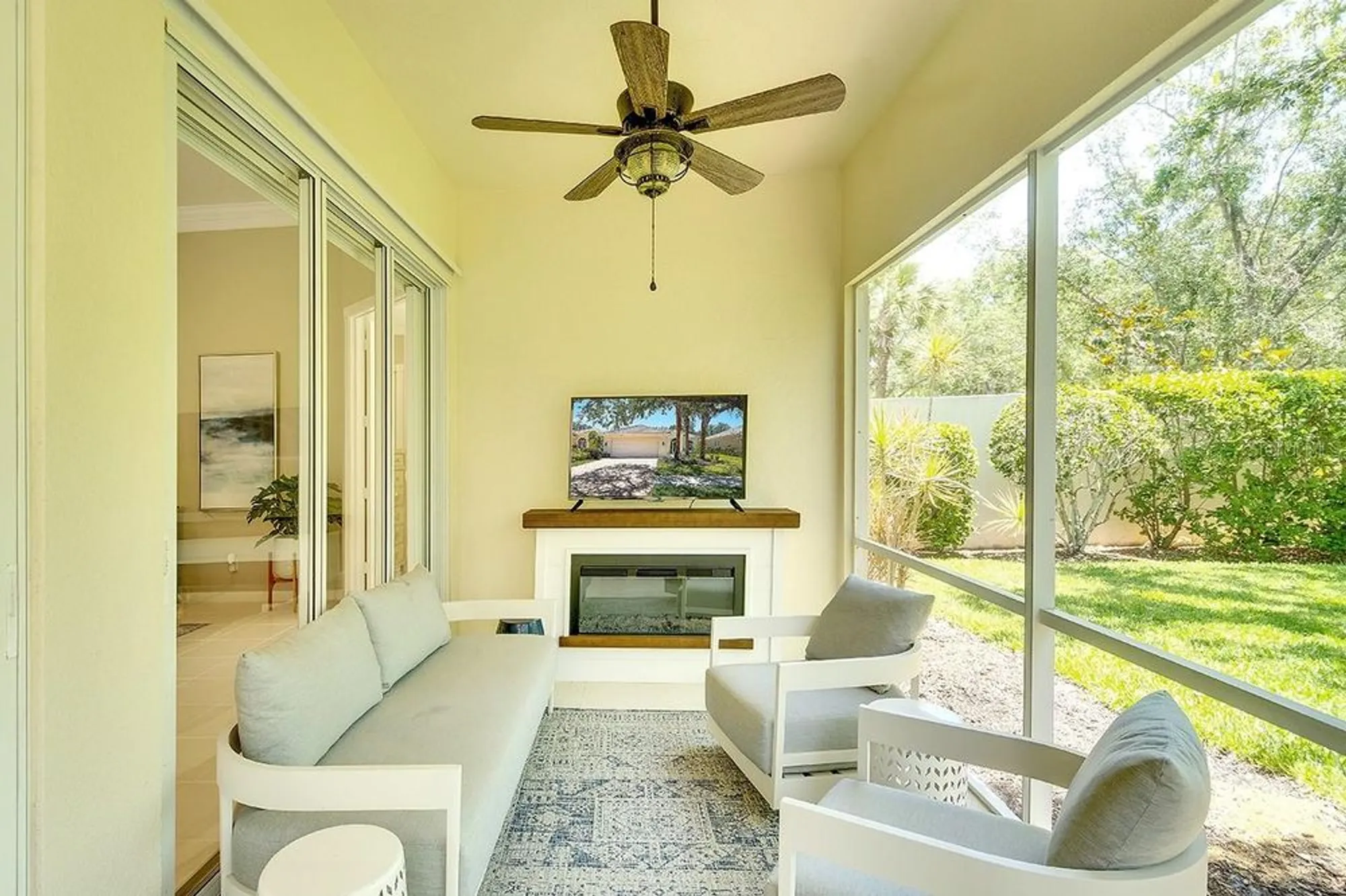 Property Slideshow image 36 of 50 | 5877 ferrara dr, Sarasota, FL, 34238
