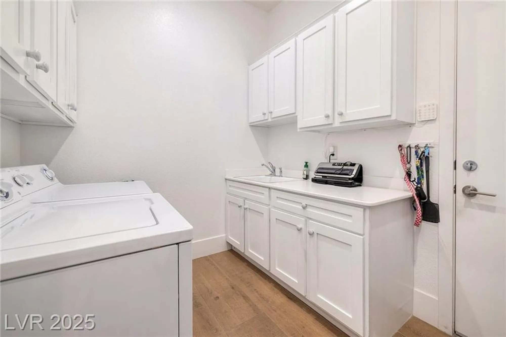 Property Slideshow image 38 of 48 | 2840 foxtail creek ave, Henderson, NV, 89052