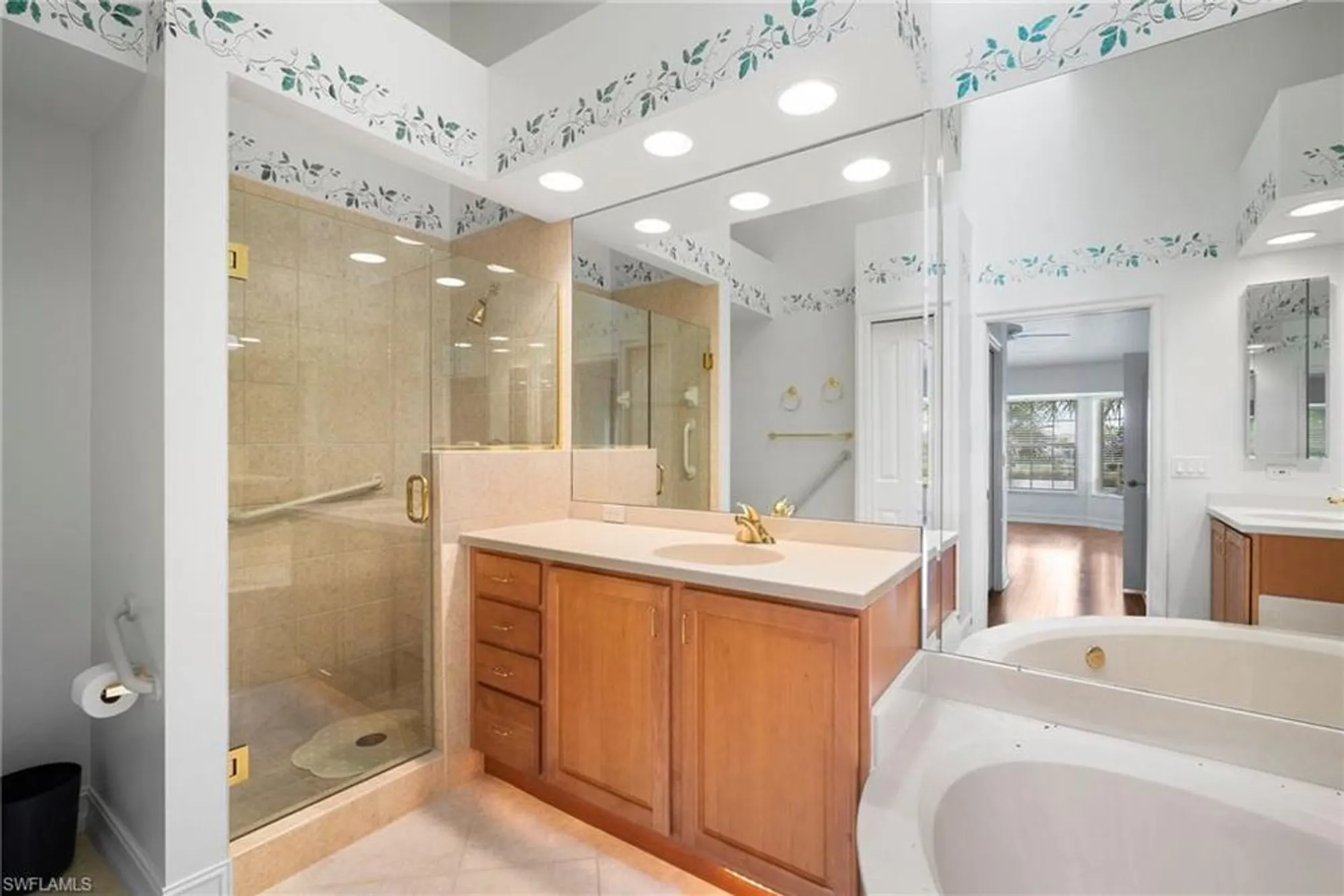 Property Slideshow image 30 of 36 | 8196 saratoga dr 503, Naples, FL, 34113