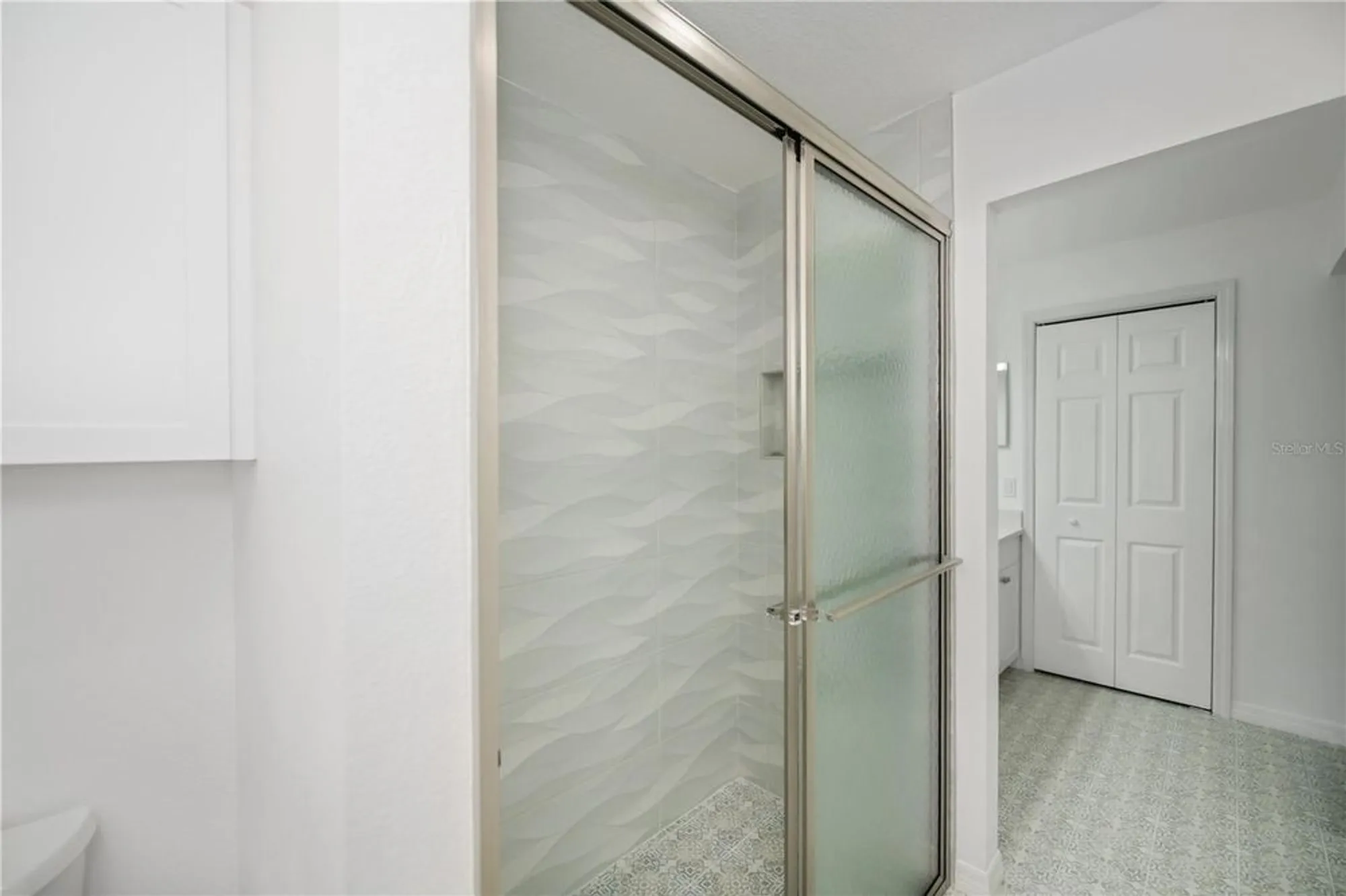 Property Slideshow image 22 of 58 | 425 cypress forest dr, Englewood, FL, 34223