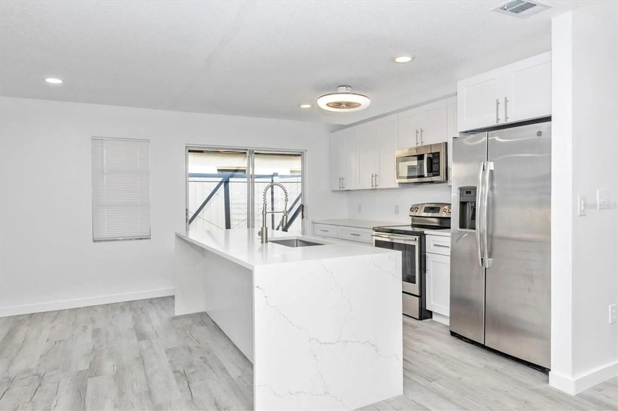 Property Slideshow image 19 of 74 | 6124 green view dr # 139, Sarasota, FL, 34231