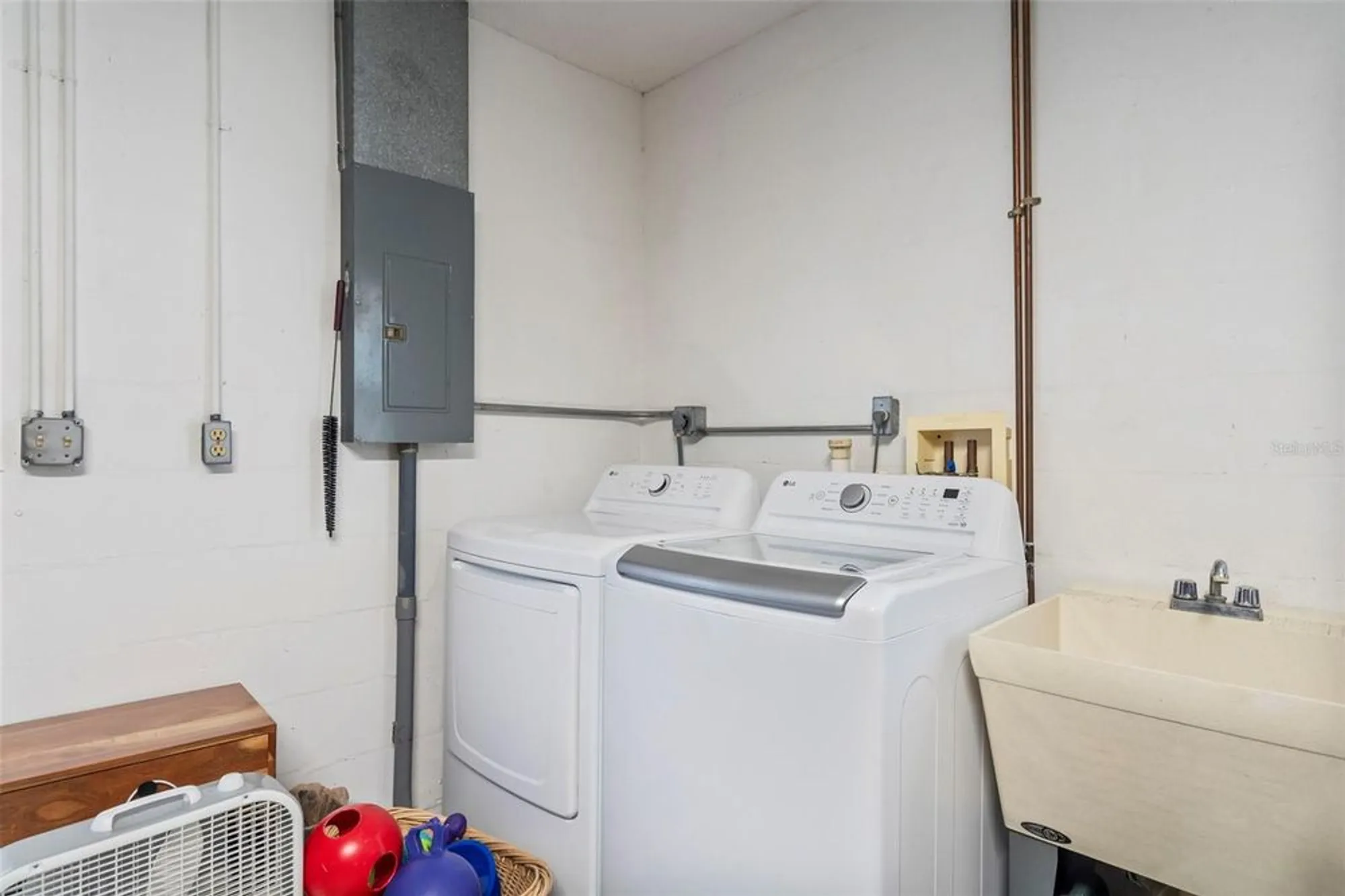 Property Slideshow image 31 of 84 | 174 southampton pl 345, Venice, FL, 34293