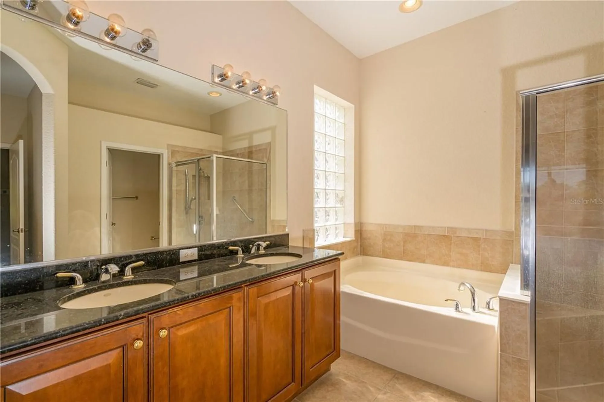Property Slideshow image 35 of 48 | 1038 emerald dunes dr, Sun City Center, FL, 33573