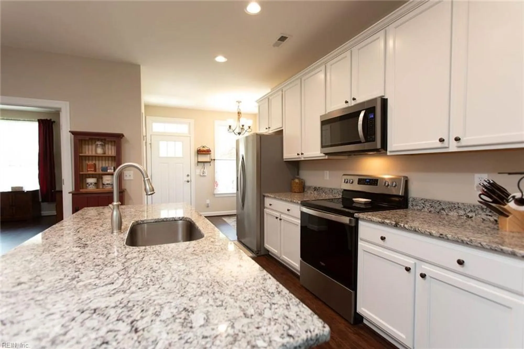 Property Slideshow image 6 of 50 | 200 durham st, Smithfield, VA, 23430