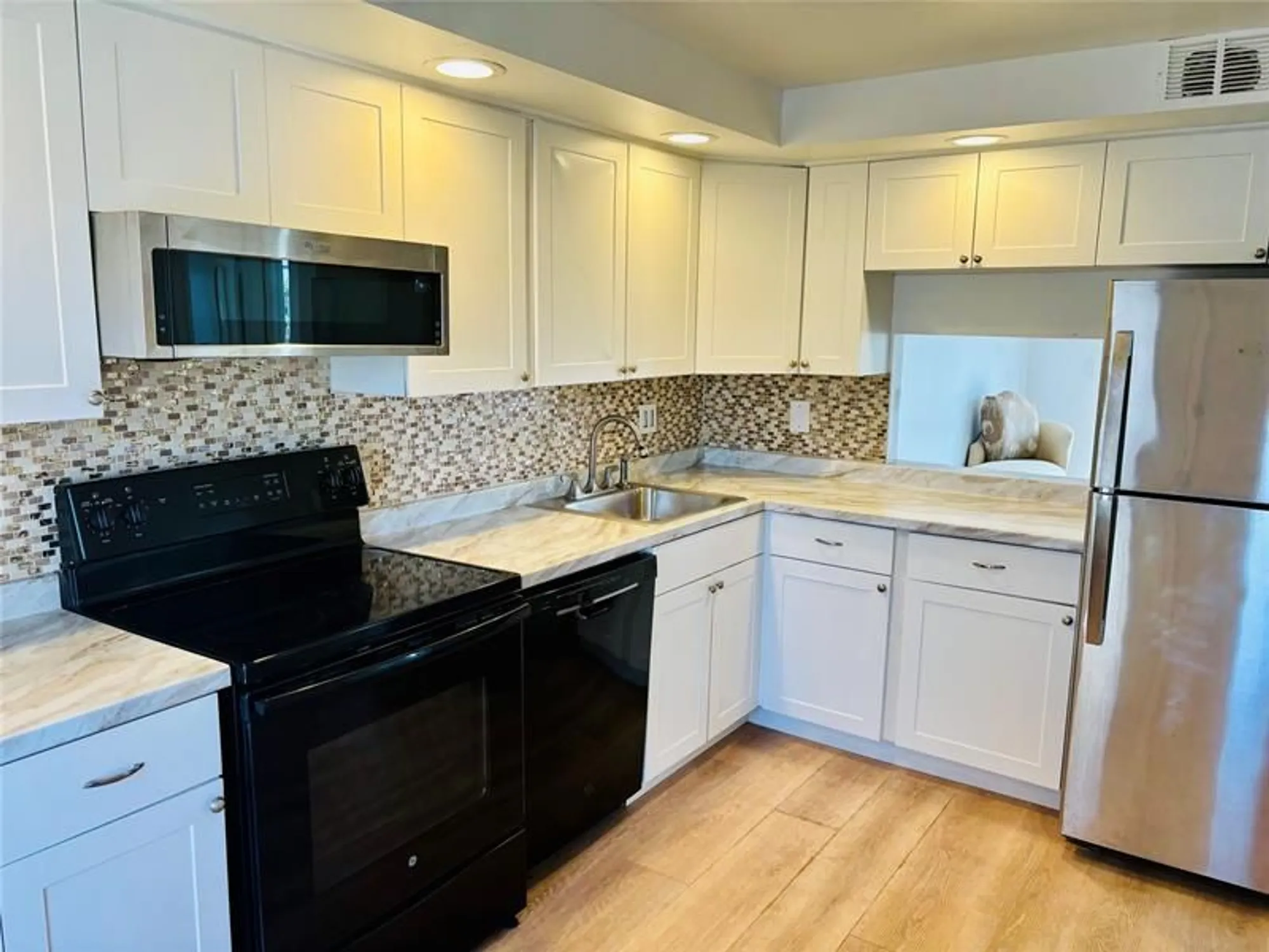 Property Slideshow image 4 of 18 | 3001 nw 46th ave 310, Lauderdale Lakes, FL, 33313