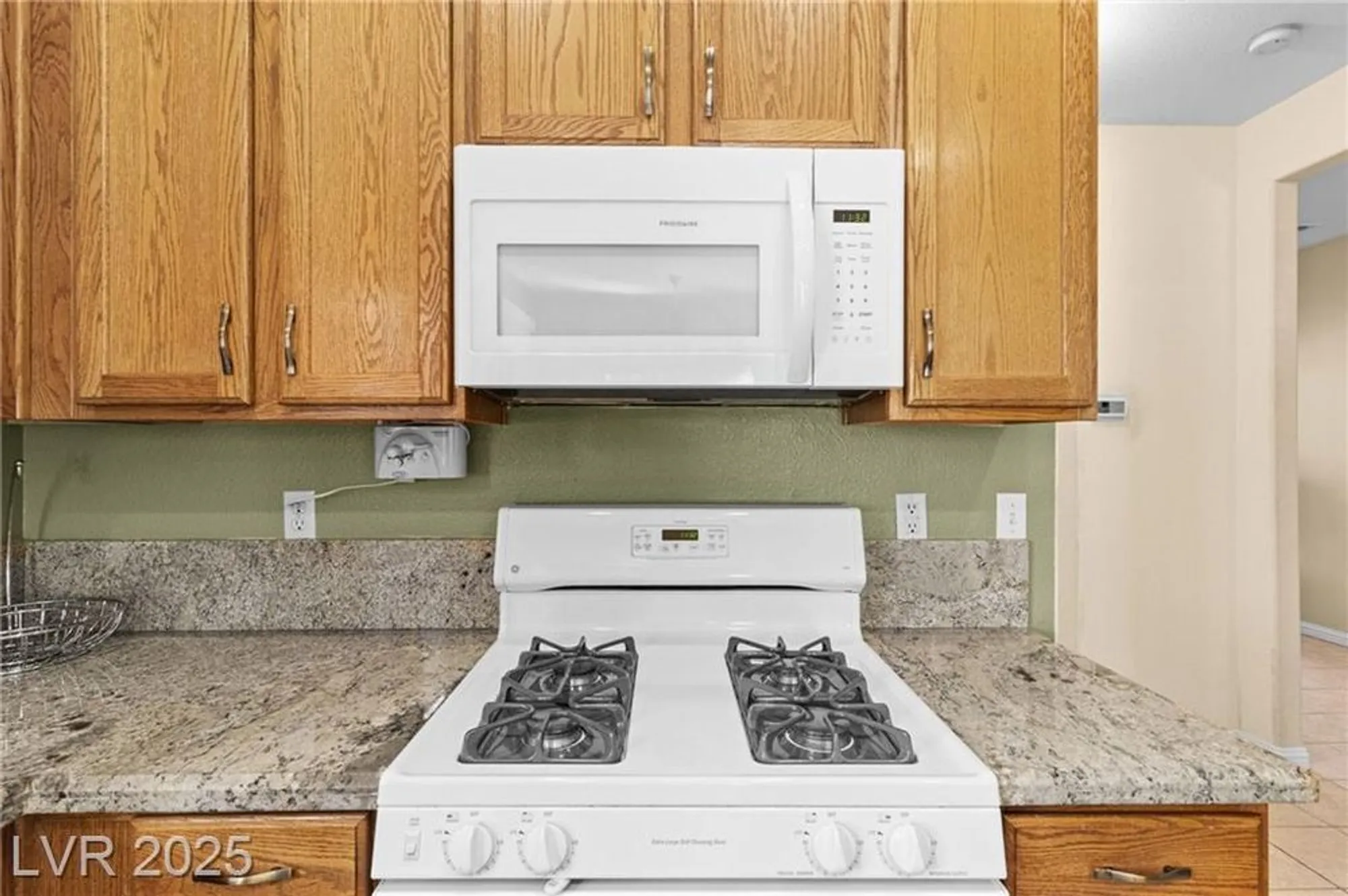 Property Slideshow image 15 of 40 | 2145 king mesa dr, Henderson, NV, 89012