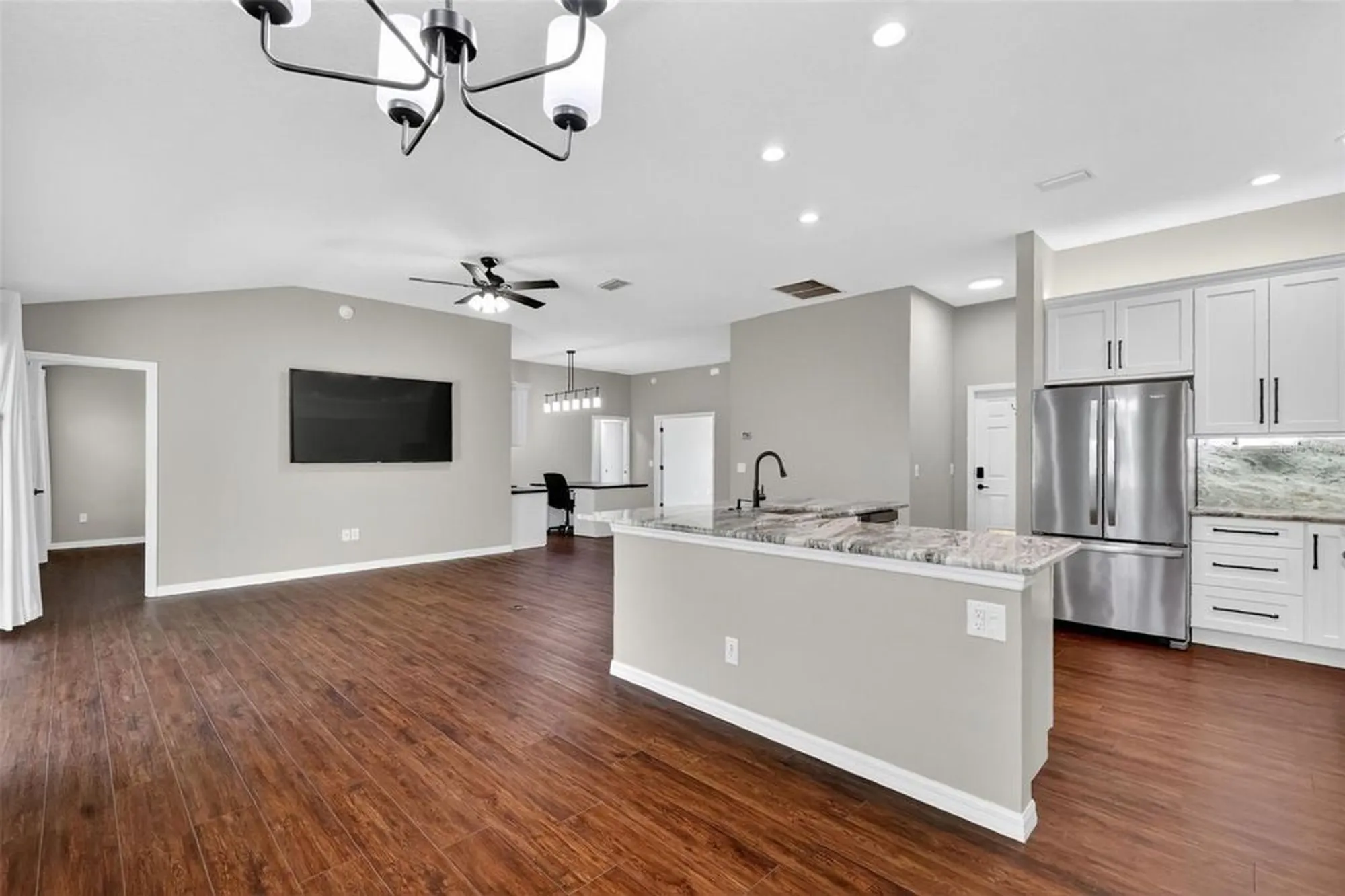 Property Slideshow image 11 of 39 | 669 pearson st, The Villages, FL, 32162