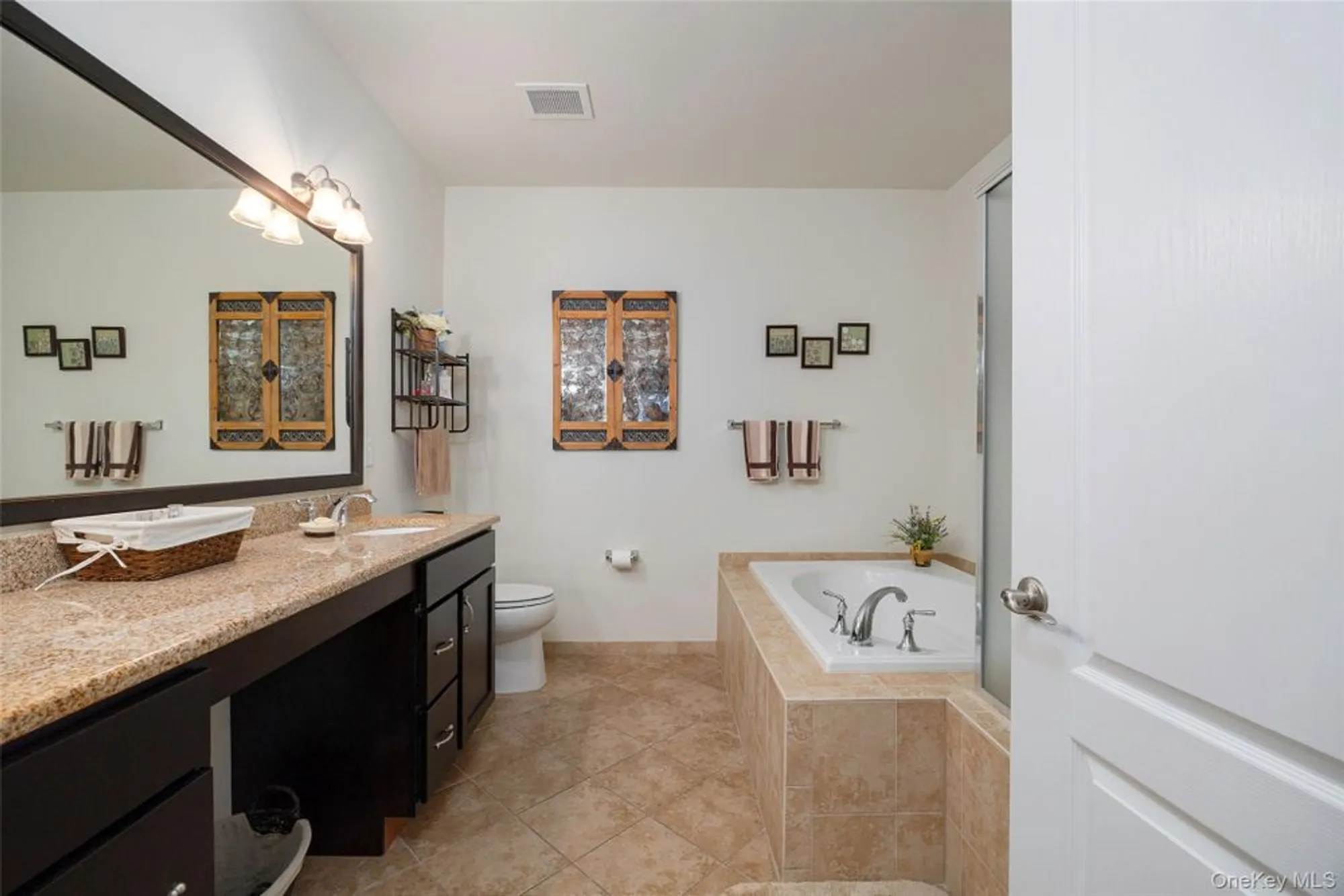 Property Slideshow image 13 of 22 | 334 regency dr, Fishkill, NY, 12524