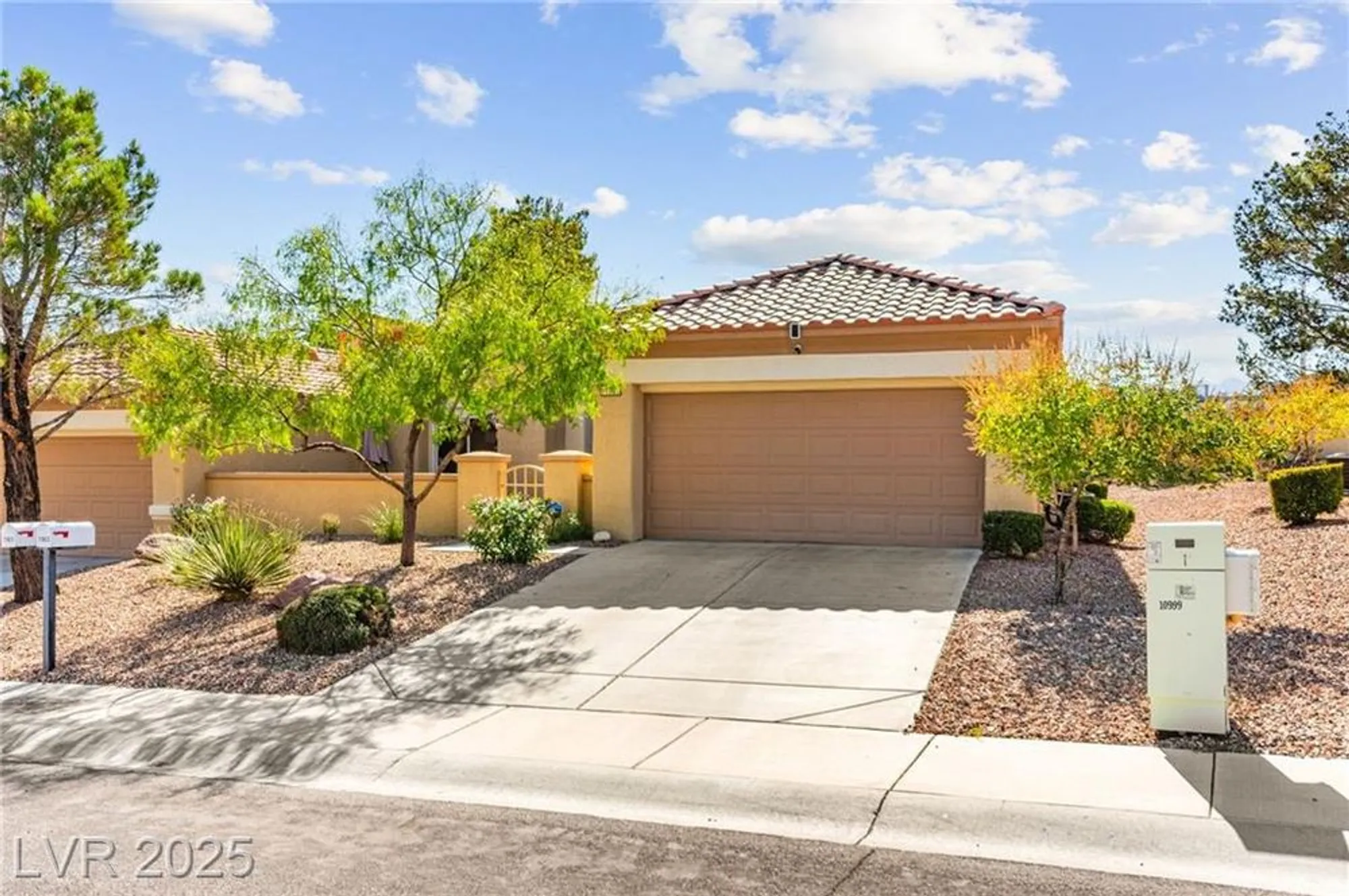 Property Slideshow image 7 of 36 | 11025 mission lakes ave, Las Vegas, NV, 89134