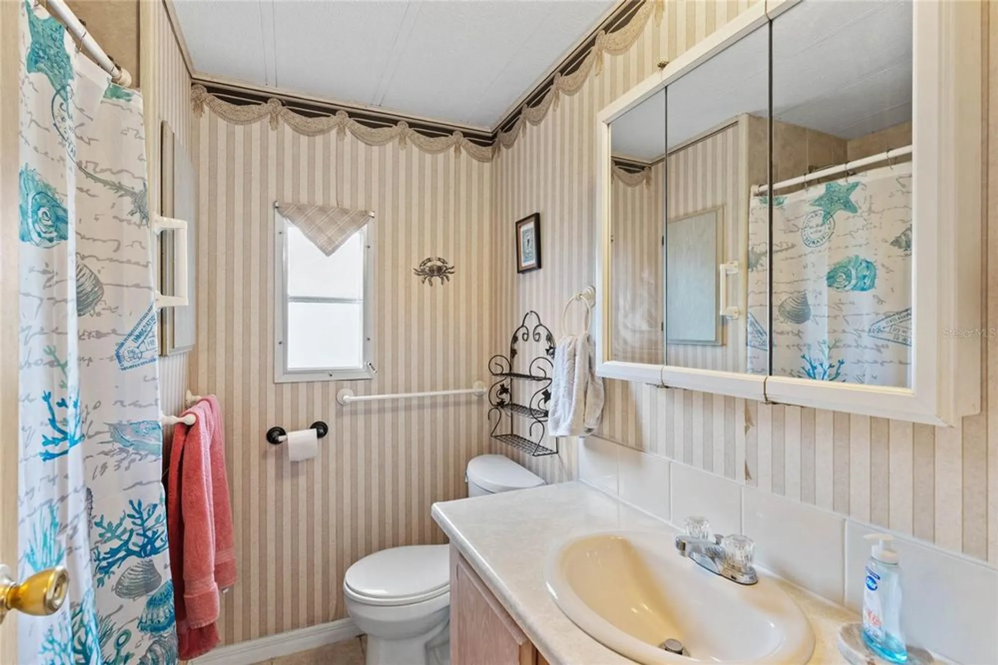 Property Slideshow image 23 of 27 | 805 royal palm ave, The Villages, FL, 32159