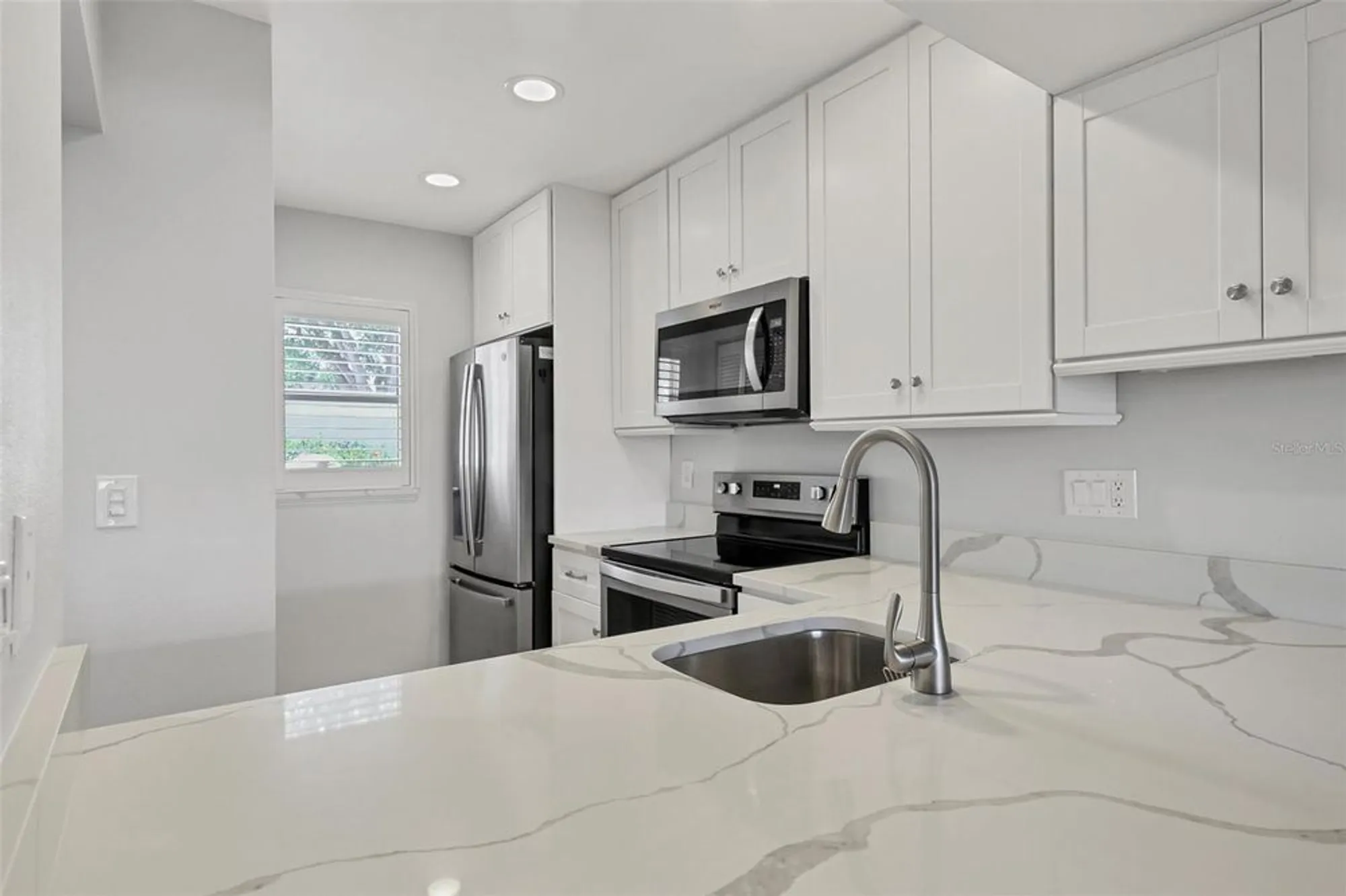 Property Slideshow image 4 of 25 | 404 cerromar cir 119, Venice, FL, 34293