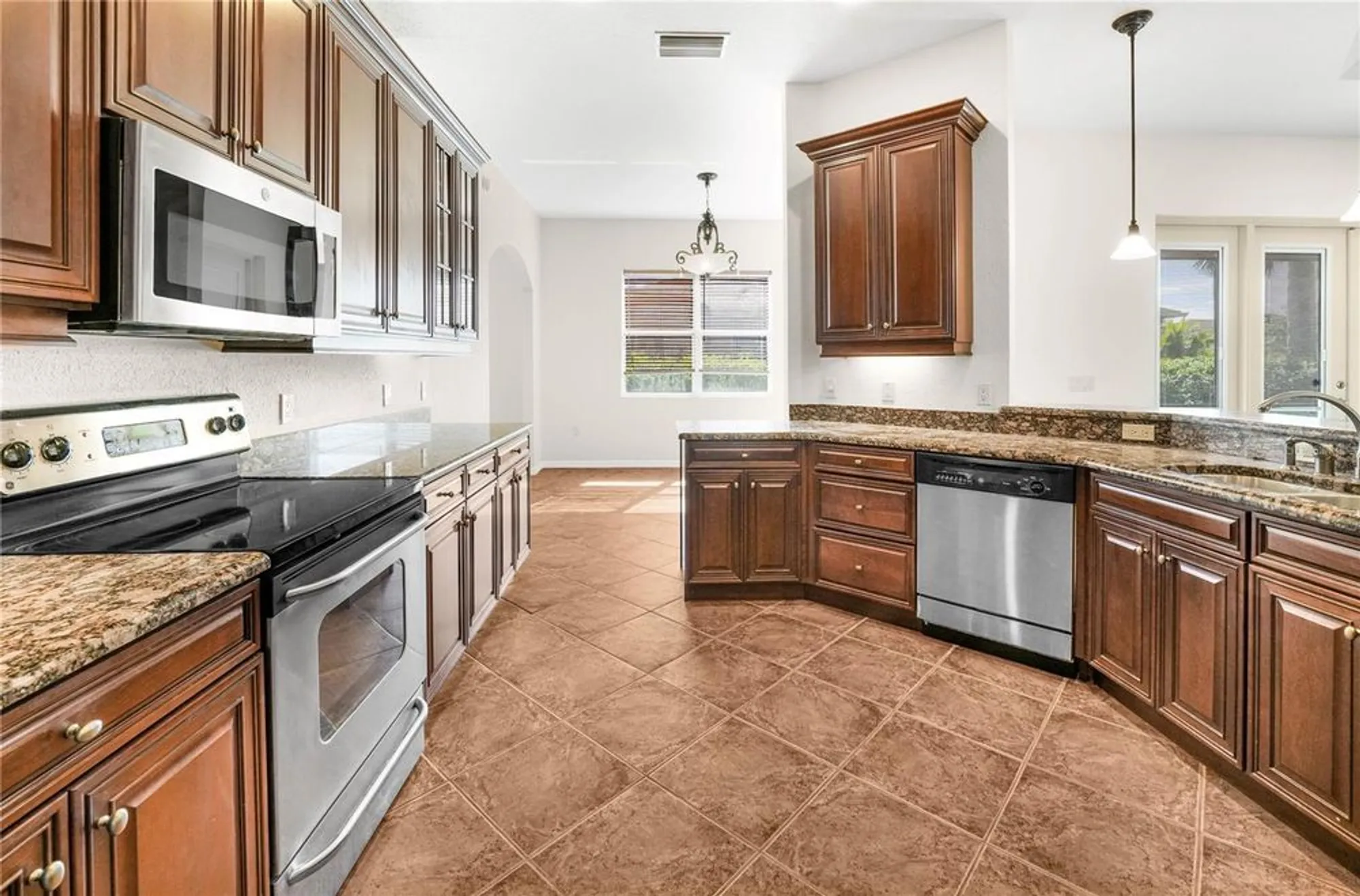 Property Slideshow image 4 of 68 | 4497 strathmore dr, Lake Wales, FL, 33859