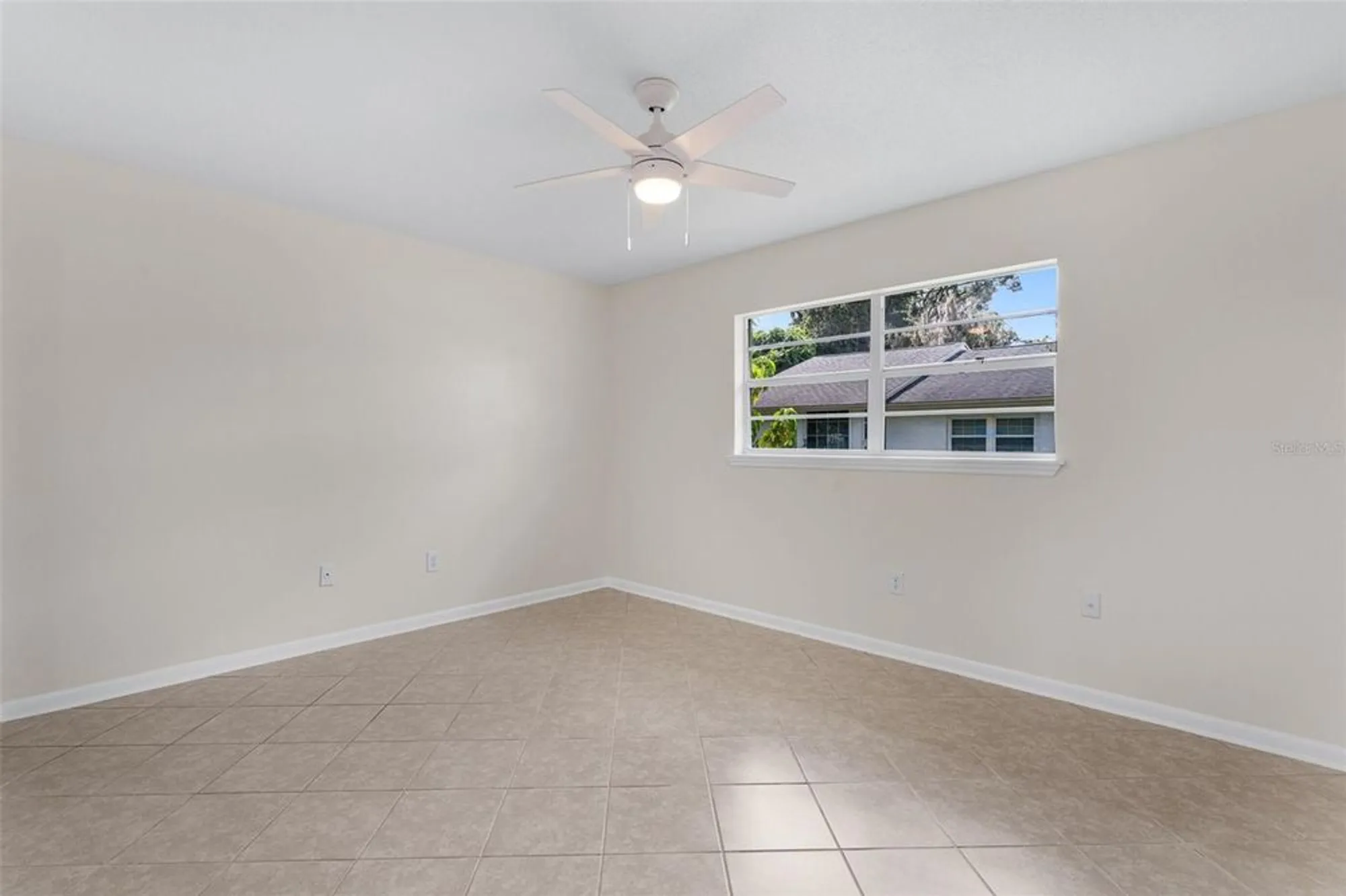 Property Slideshow image 13 of 20 | 183 n hill ave # 90, Deland, FL, 32724