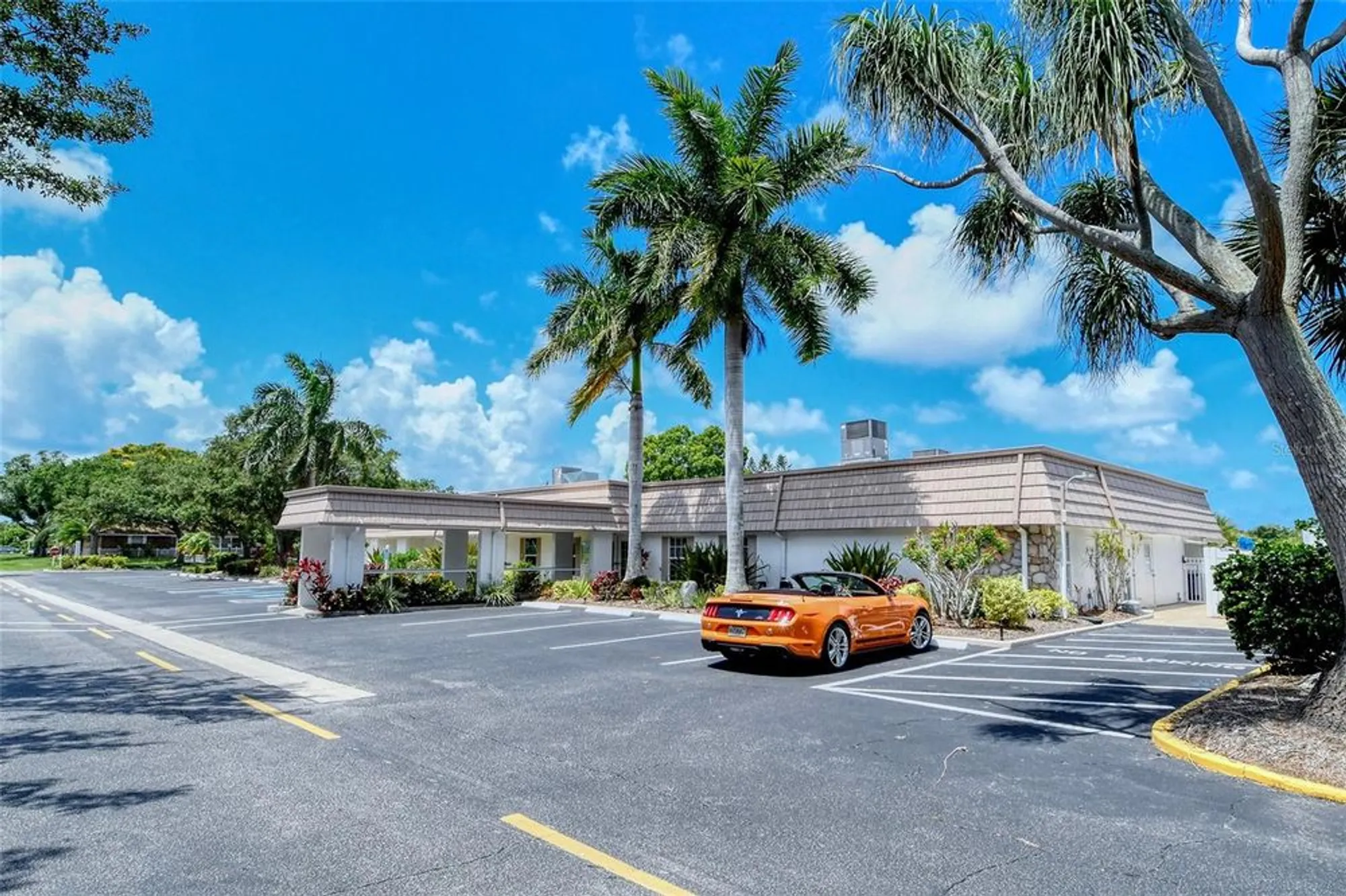 Property Slideshow image 30 of 47 | 5474 riverbluff cir v35, Sarasota, FL, 34231
