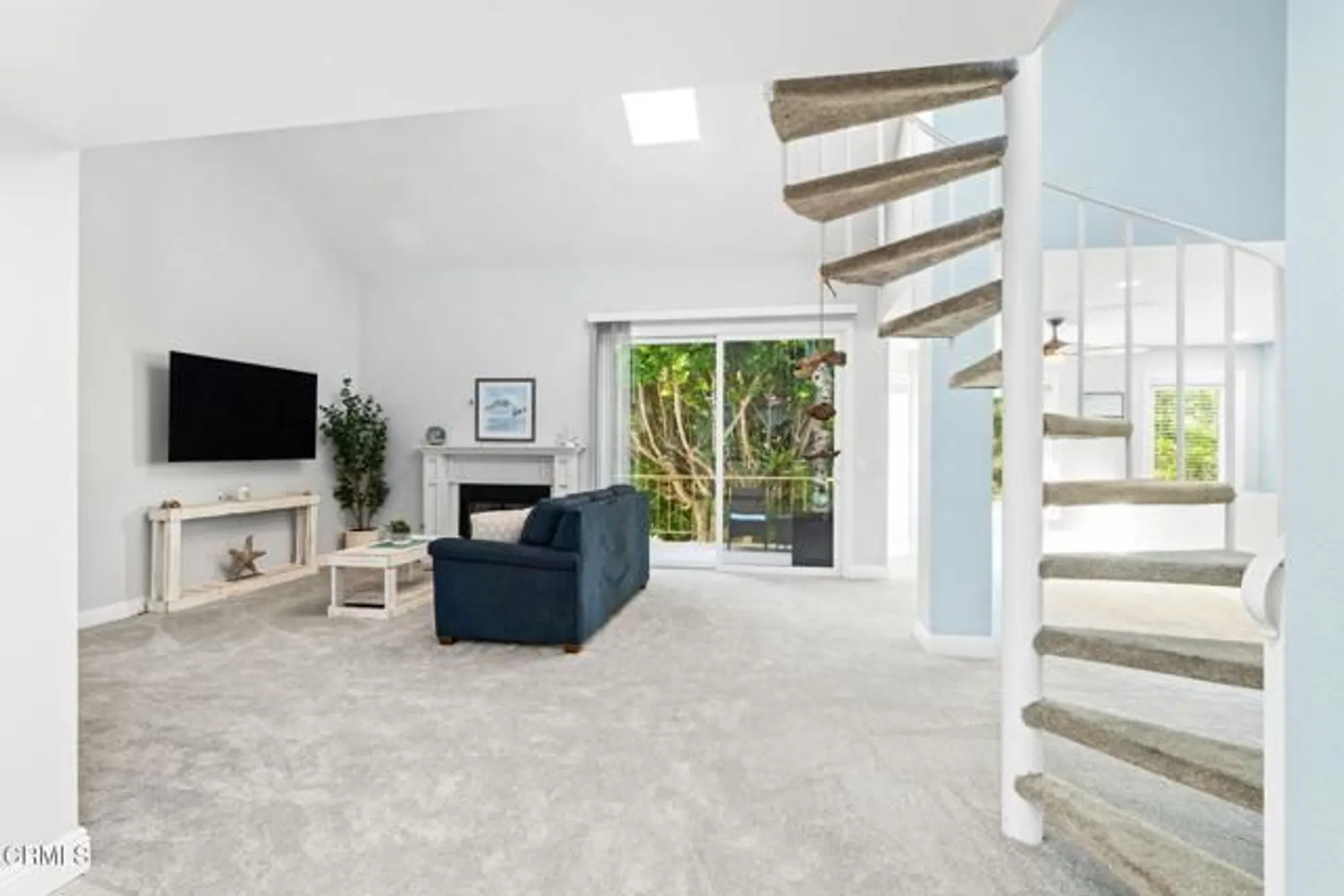 Property Slideshow image 18 of 53 | 2151 martinique ln, Oxnard, CA, 93035