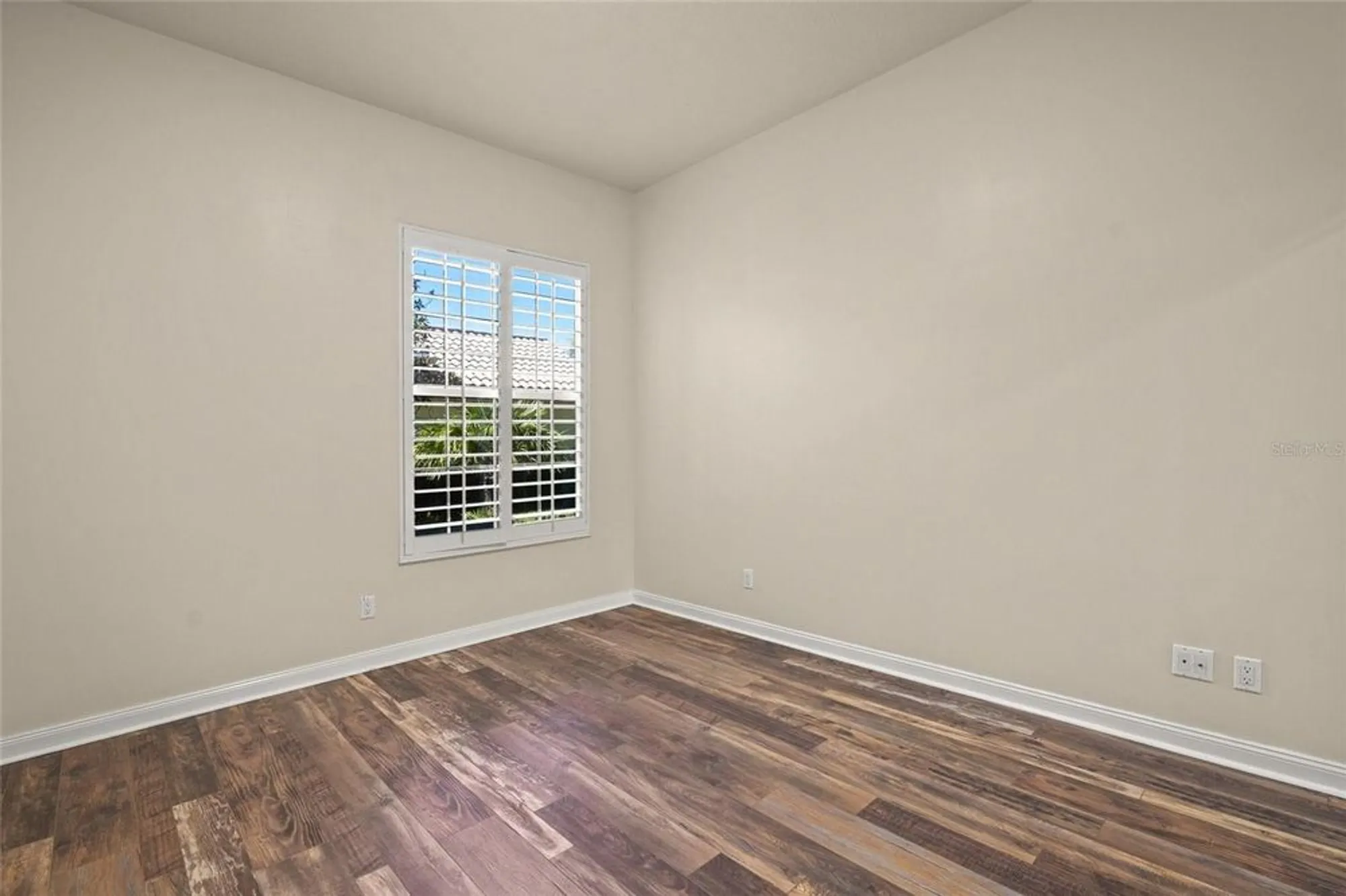 Property Slideshow image 23 of 46 | 5762 benevento dr, Sarasota, FL, 34238