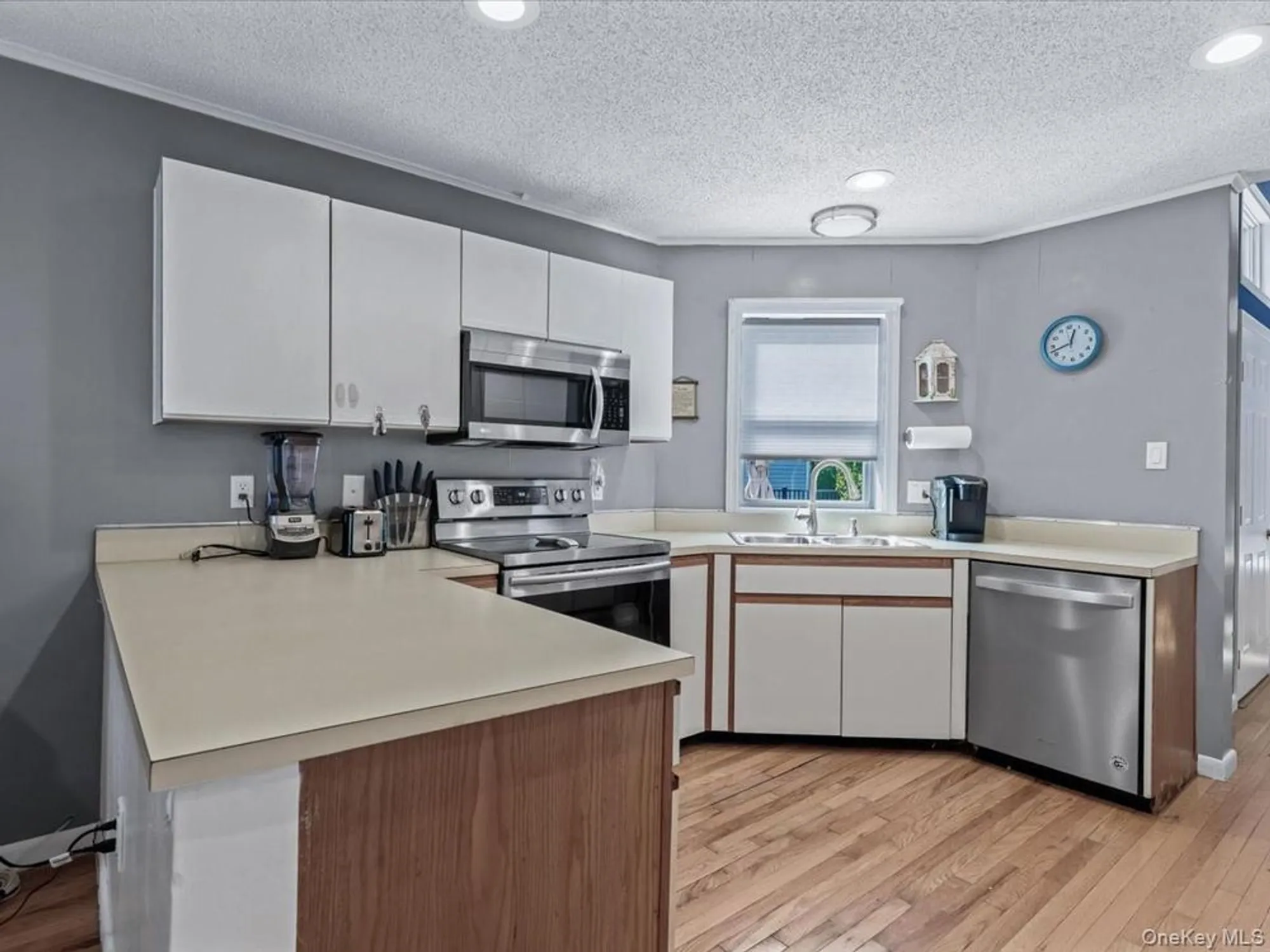 Property Slideshow image 7 of 32 | 2 limetree dr, Manorville, NY, 11949