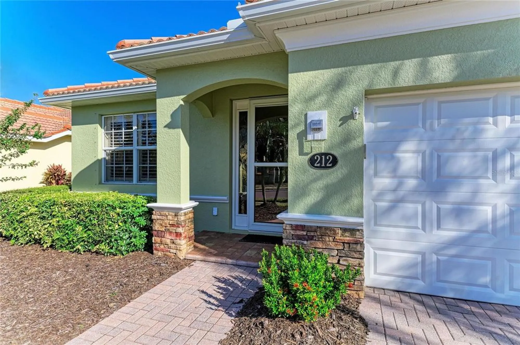 Property Slideshow image 9 of 52 | 212 river enclave ct, Bradenton, FL, 34212