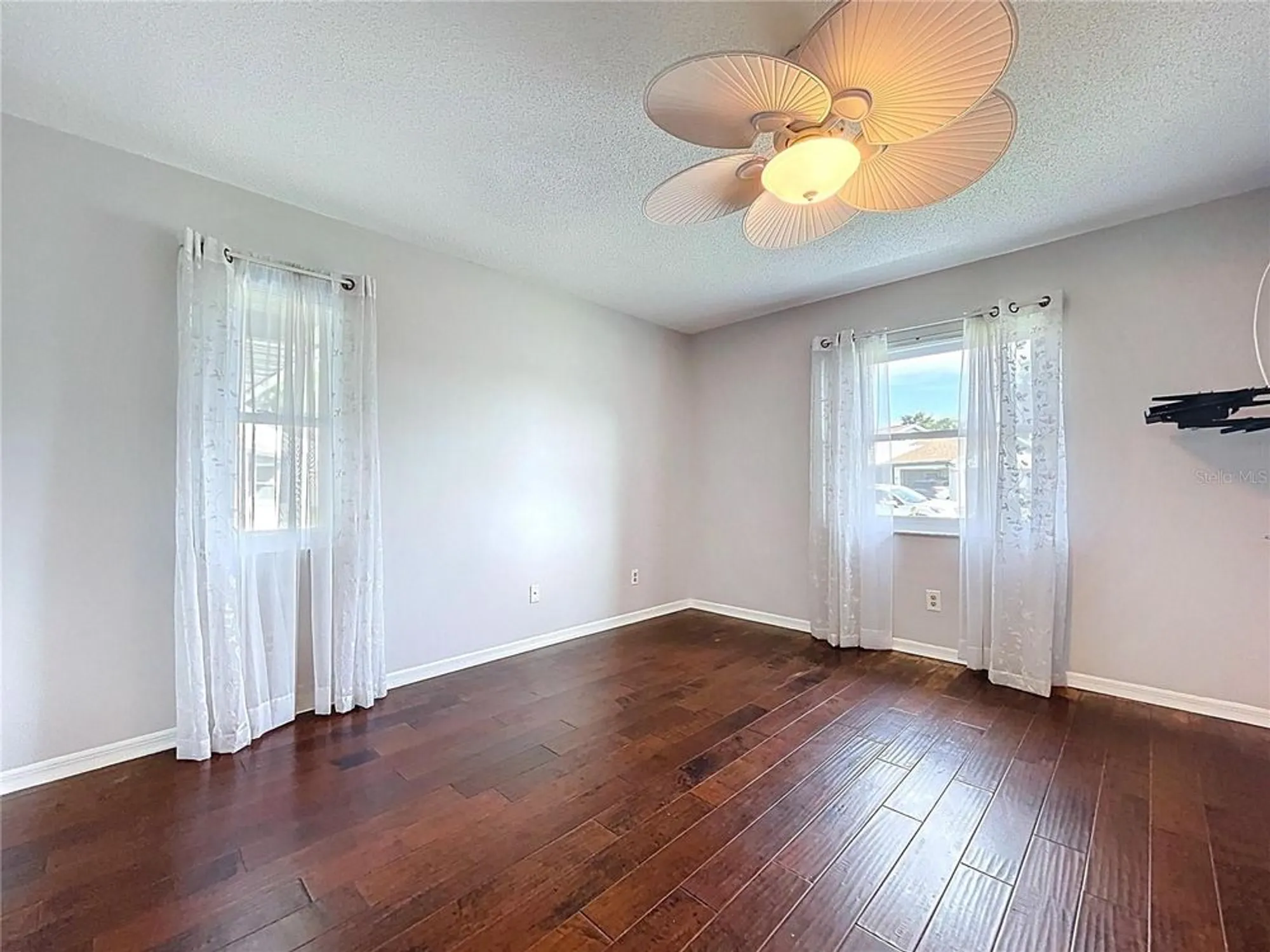 Property Slideshow image 33 of 67 | 505 foxglove cir b, Sun City Center, FL, 33573