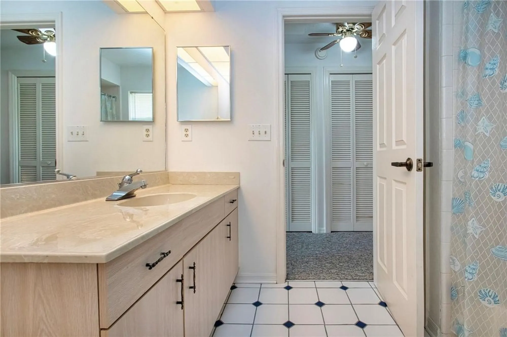 Property Slideshow image 39 of 60 | 2016 new bedford dr, Sun City Center, FL, 33573