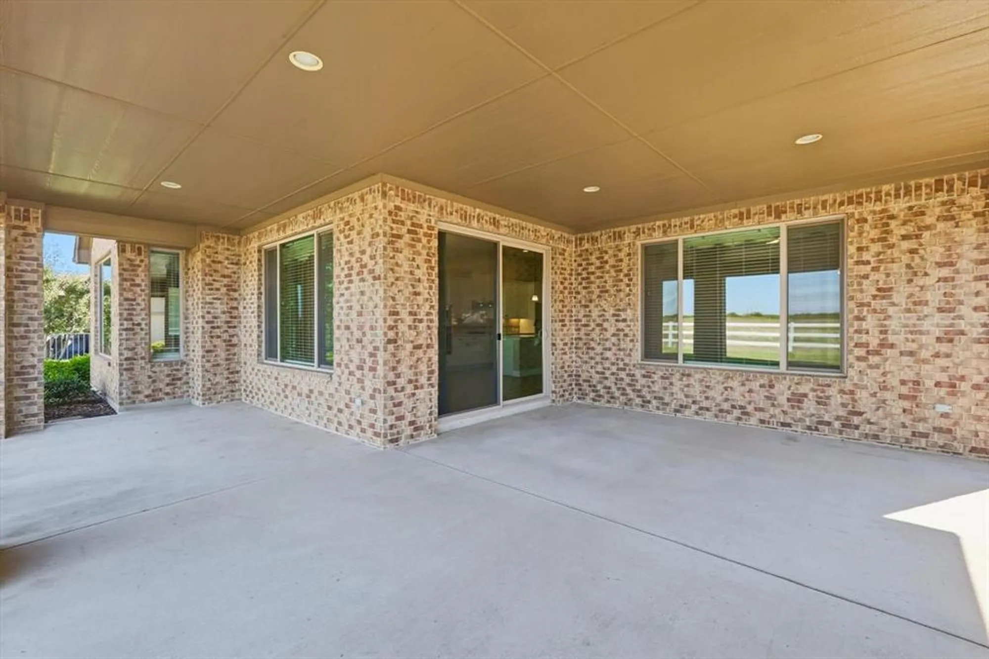 Property Slideshow image 30 of 37 | 11920 cinnamon dr, Denton, TX, 76207