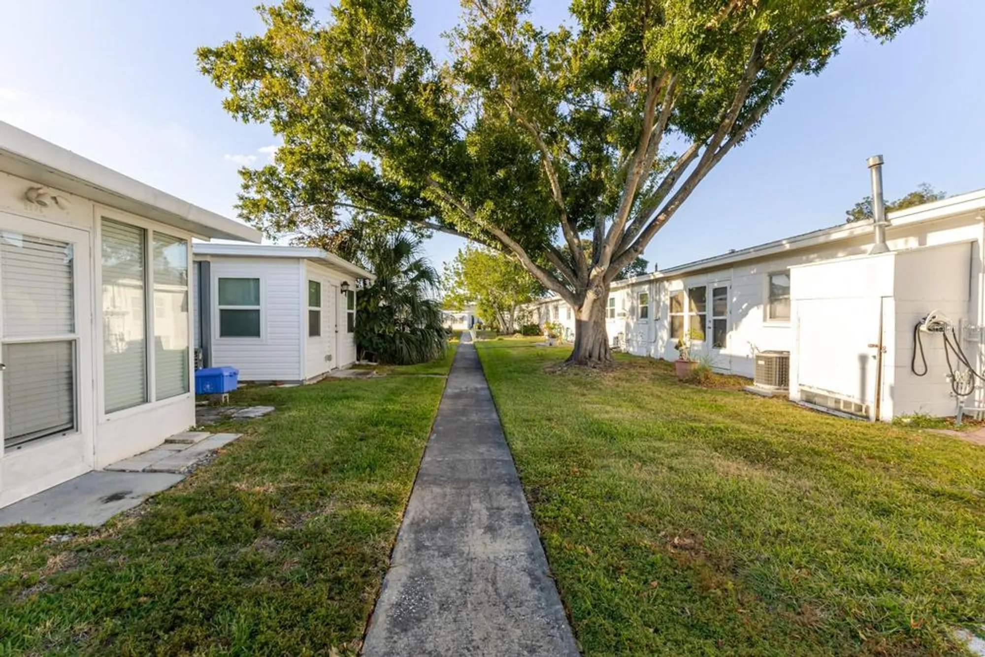 Property Slideshow image 37 of 54 | 9905 dahlia st n # 27, Pinellas Park, FL, 33782