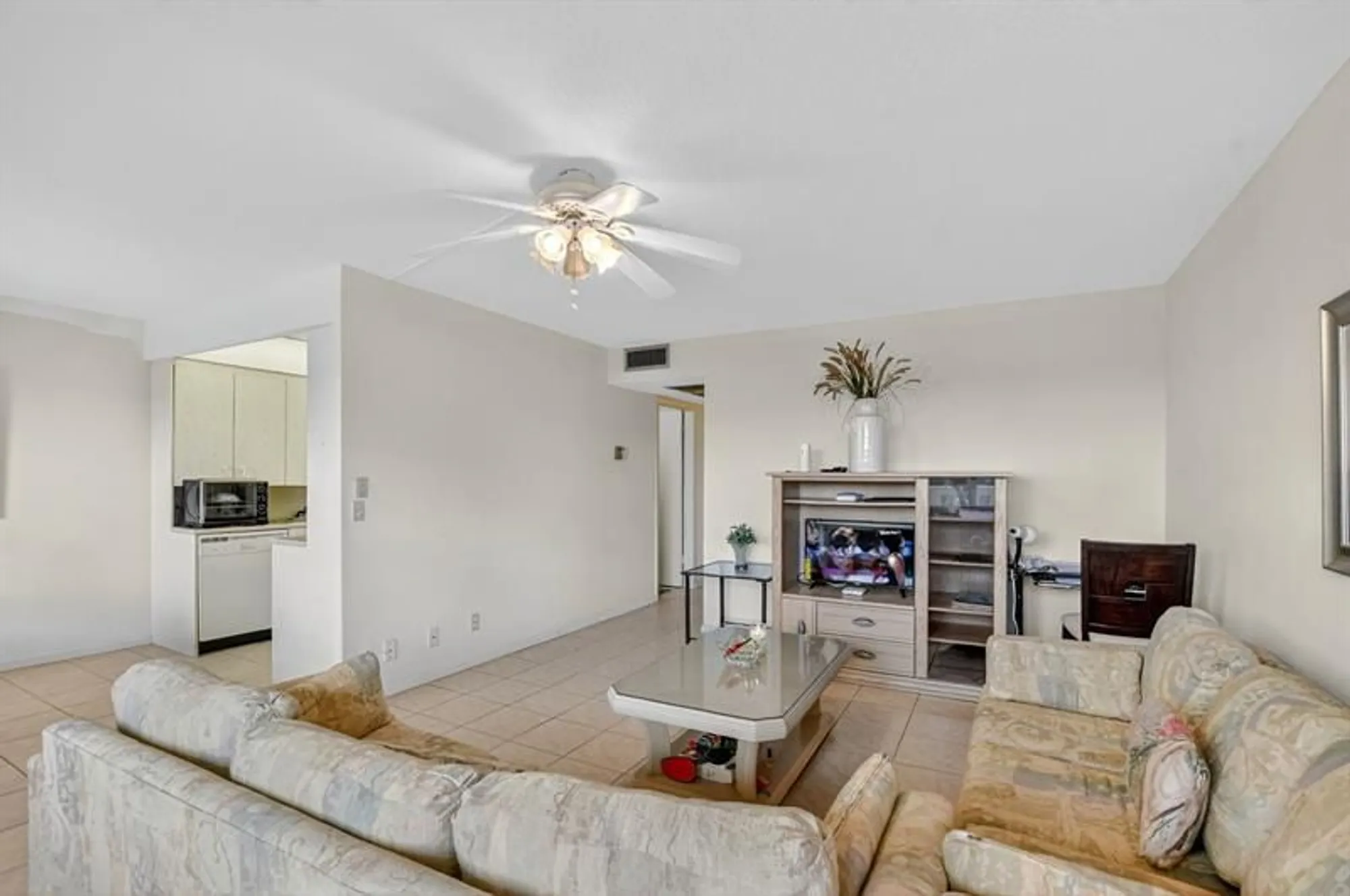 Property Slideshow image 7 of 67 | 3025 guildford b # 3025, Boca Raton, FL, 33434