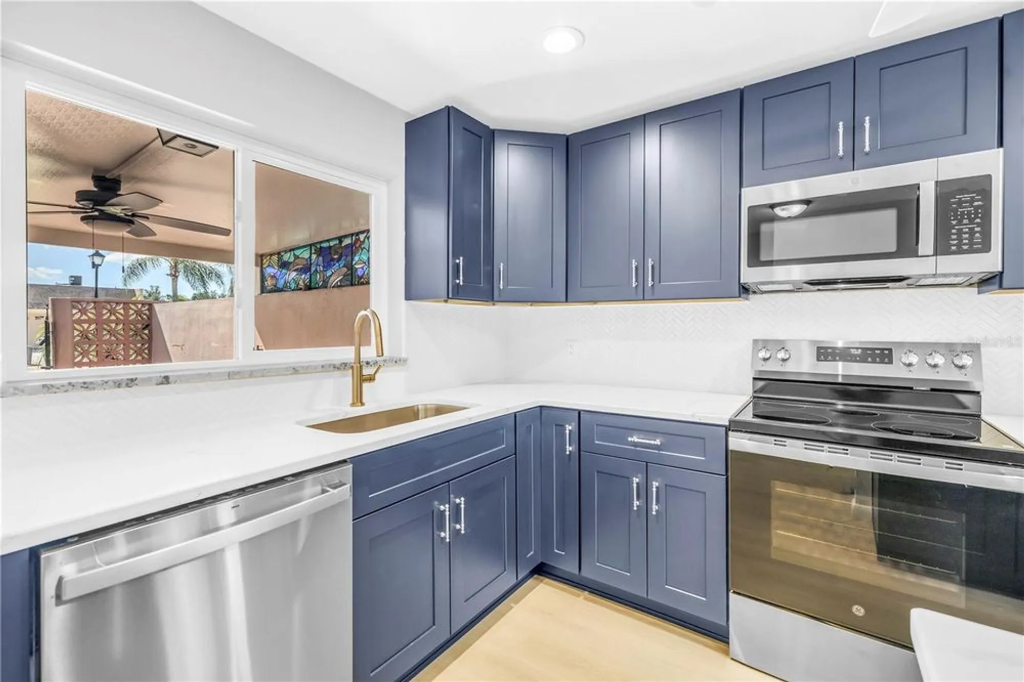 Property Slideshow image 12 of 97 | 433 boca ciega point blvd s # 1012, St Petersburg, FL, 33708