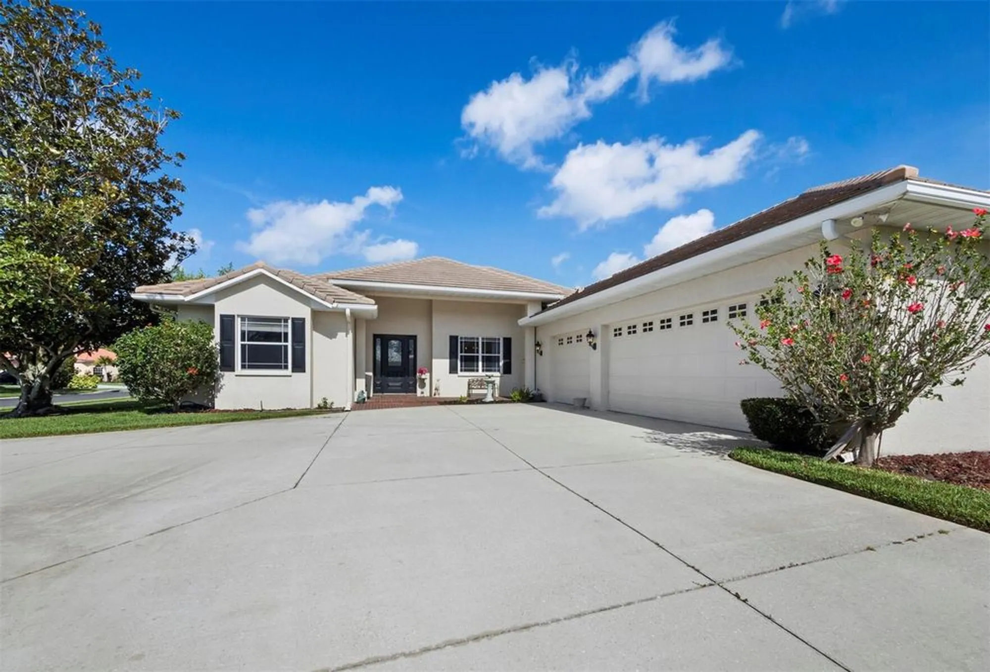 Property Slideshow image 4 of 60 | 6643 butlers crest dr, Bradenton, FL, 34203