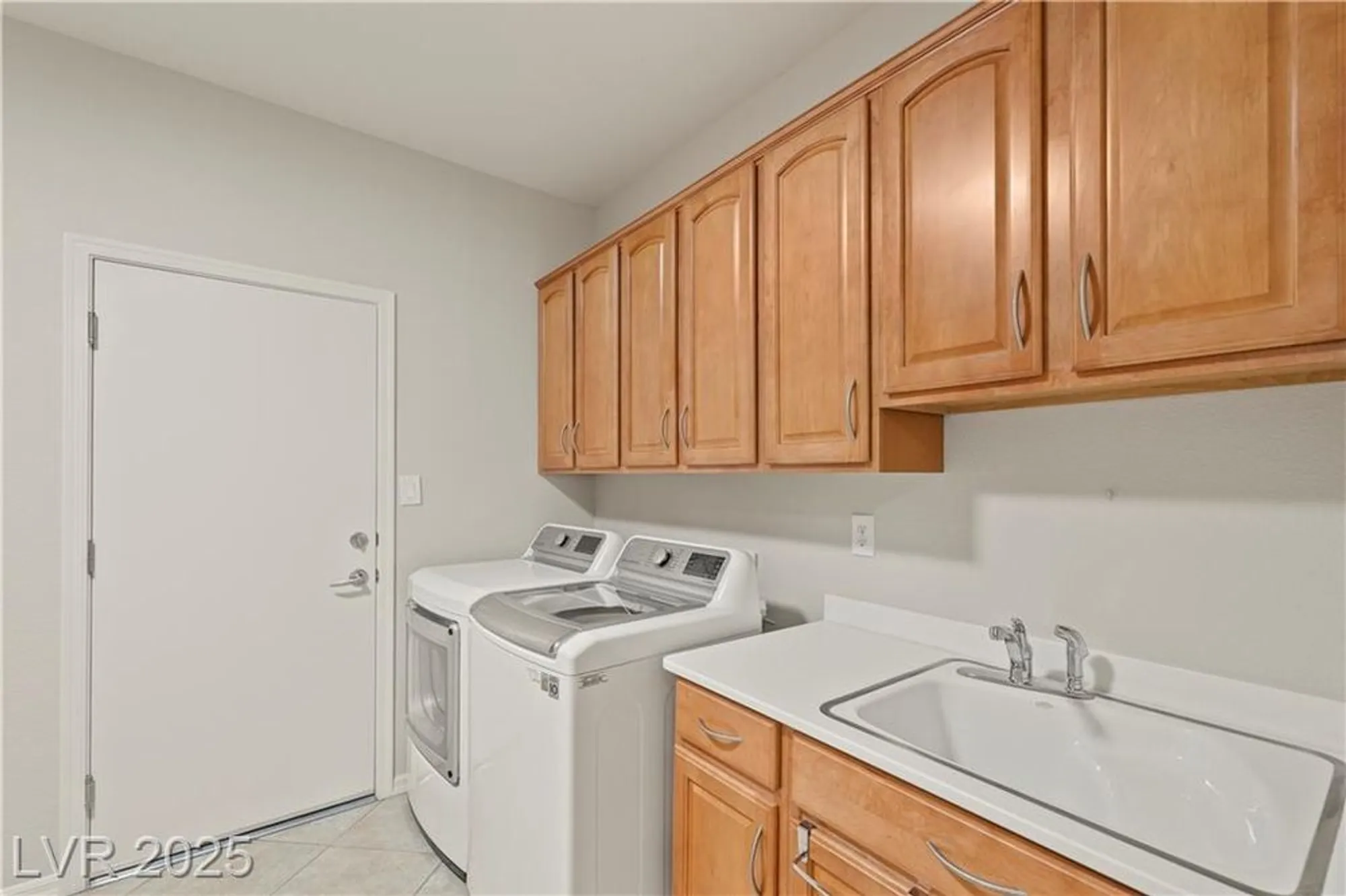 Property Slideshow image 14 of 31 | 2151 shadow canyon dr, Henderson, NV, 89044