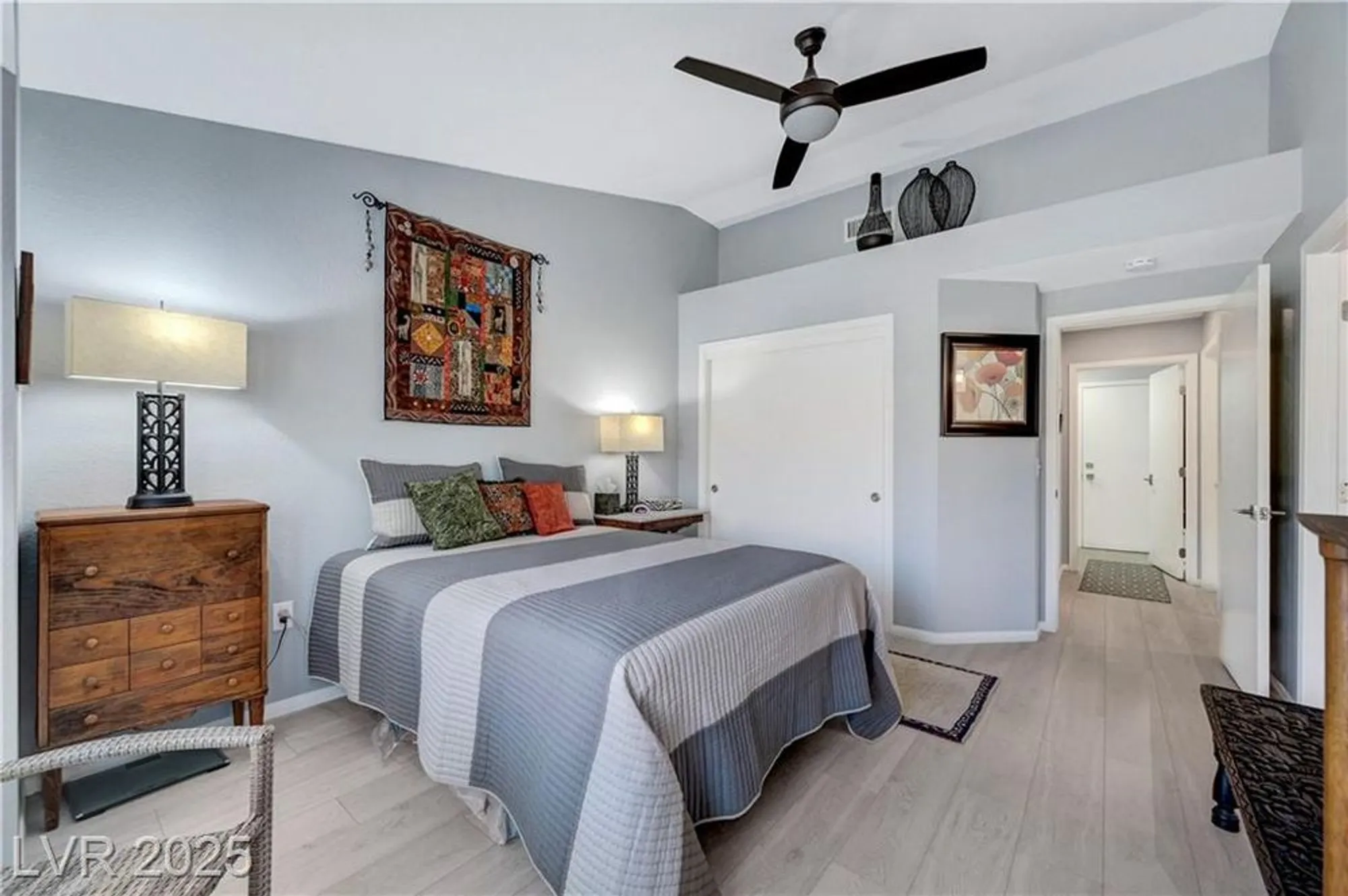 Property Slideshow image 17 of 55 | 2456 desert butte dr, Las Vegas, NV, 89134