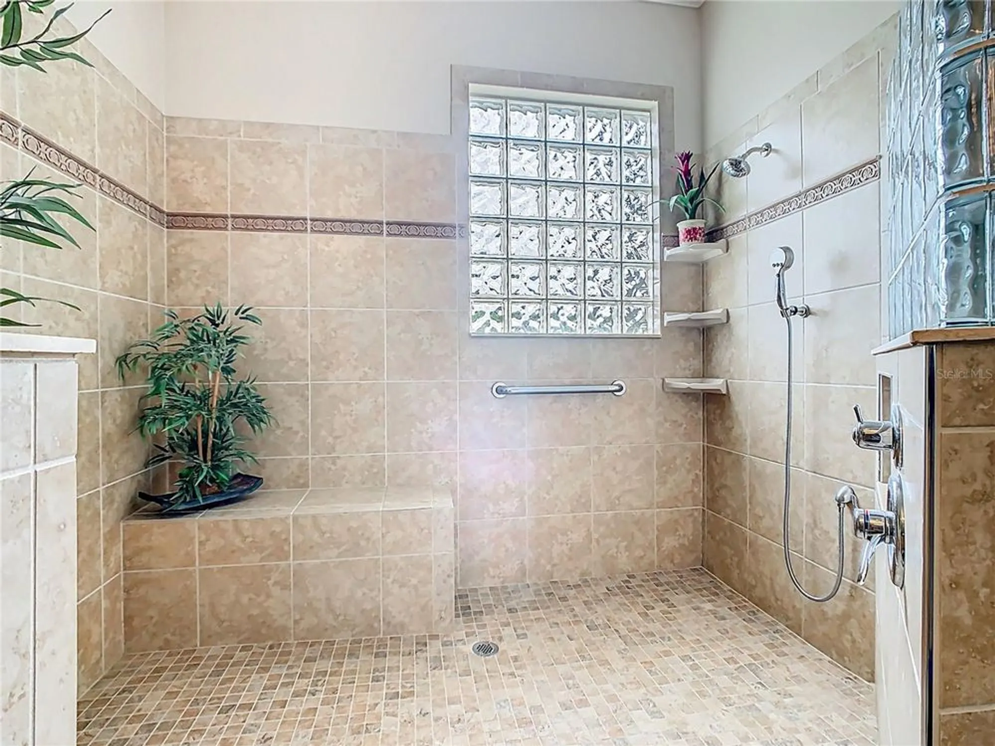 Property Slideshow image 34 of 80 | 317 sorrento rd, Poinciana, FL, 34759